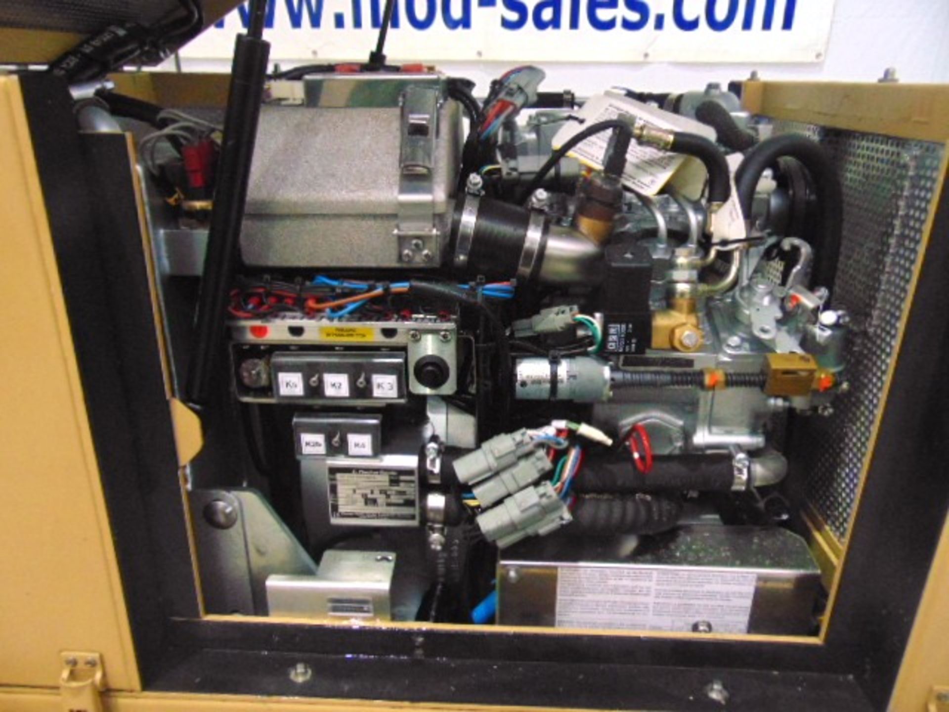 TEST HOURS ONLY Fischer Panda AGT 6000/24V PVMV-N Kubota Diesel 5.5 KVA Fully Enclosed Generator - Image 3 of 17