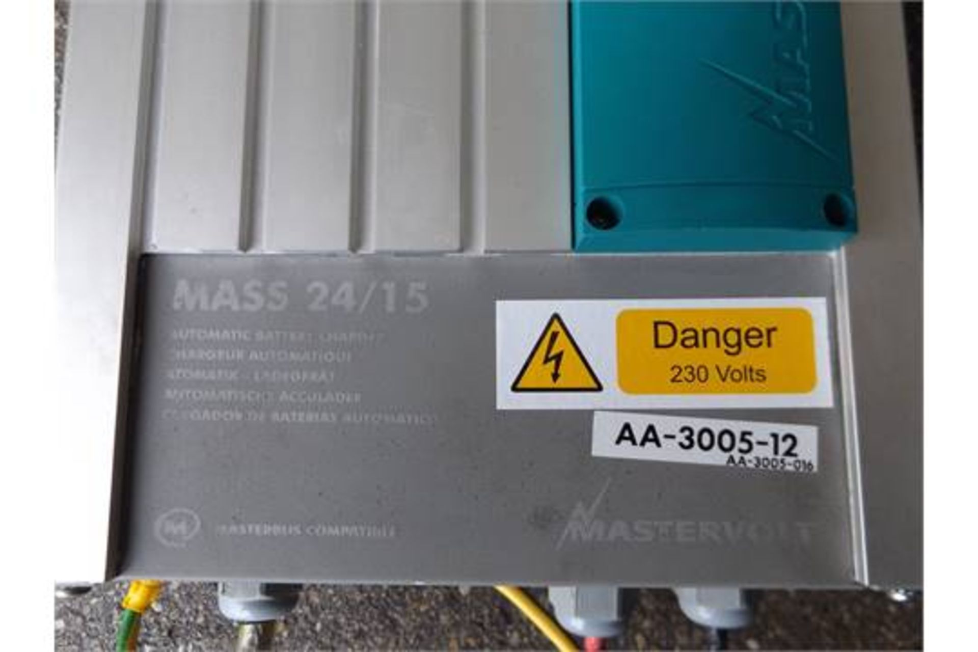 Mastervolt Mass 24/15-2 Automatic Battery Charger - Bild 4 aus 8