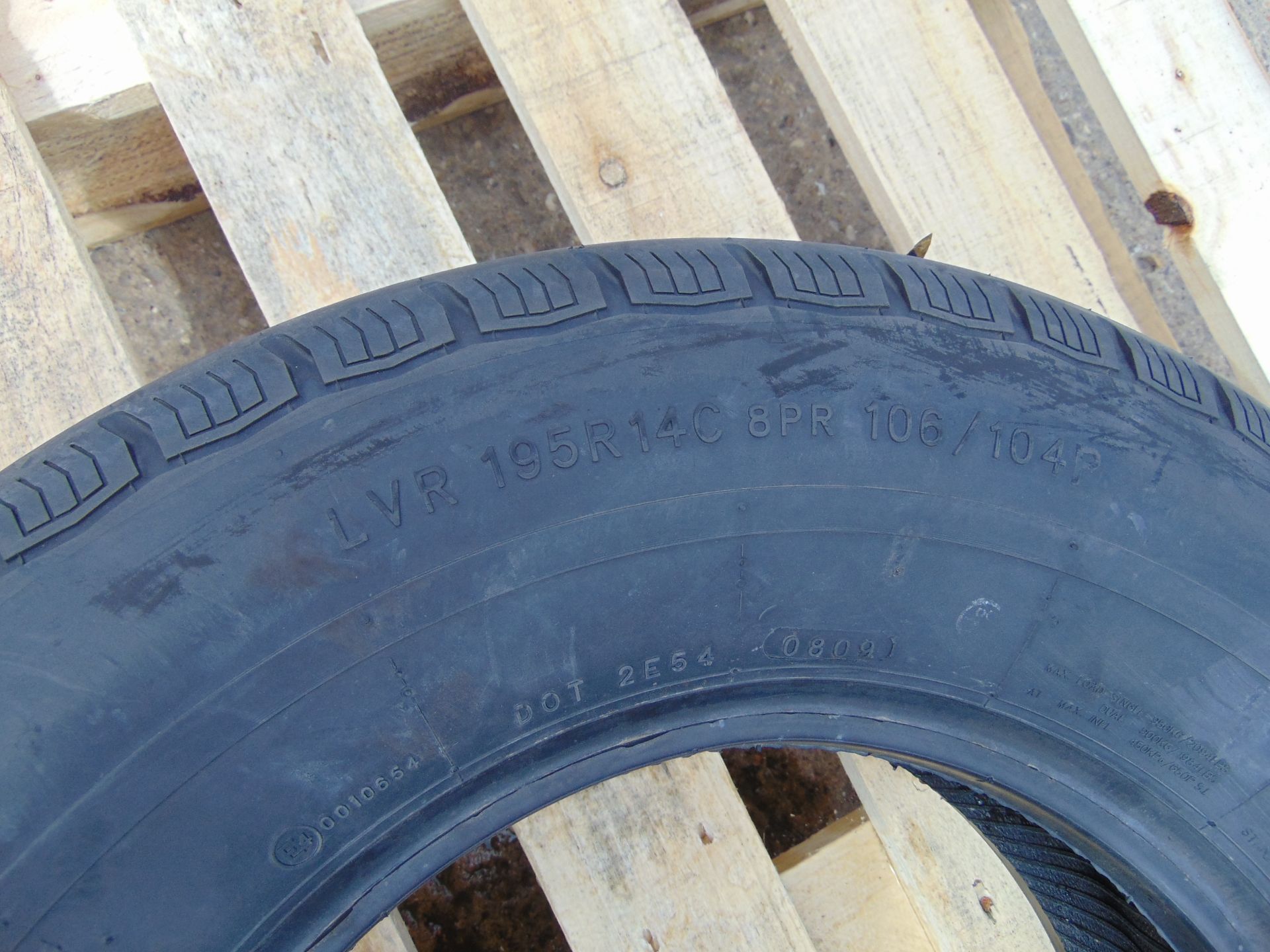 Hero Vanteza LVR 195R14C Tyre - Image 4 of 6