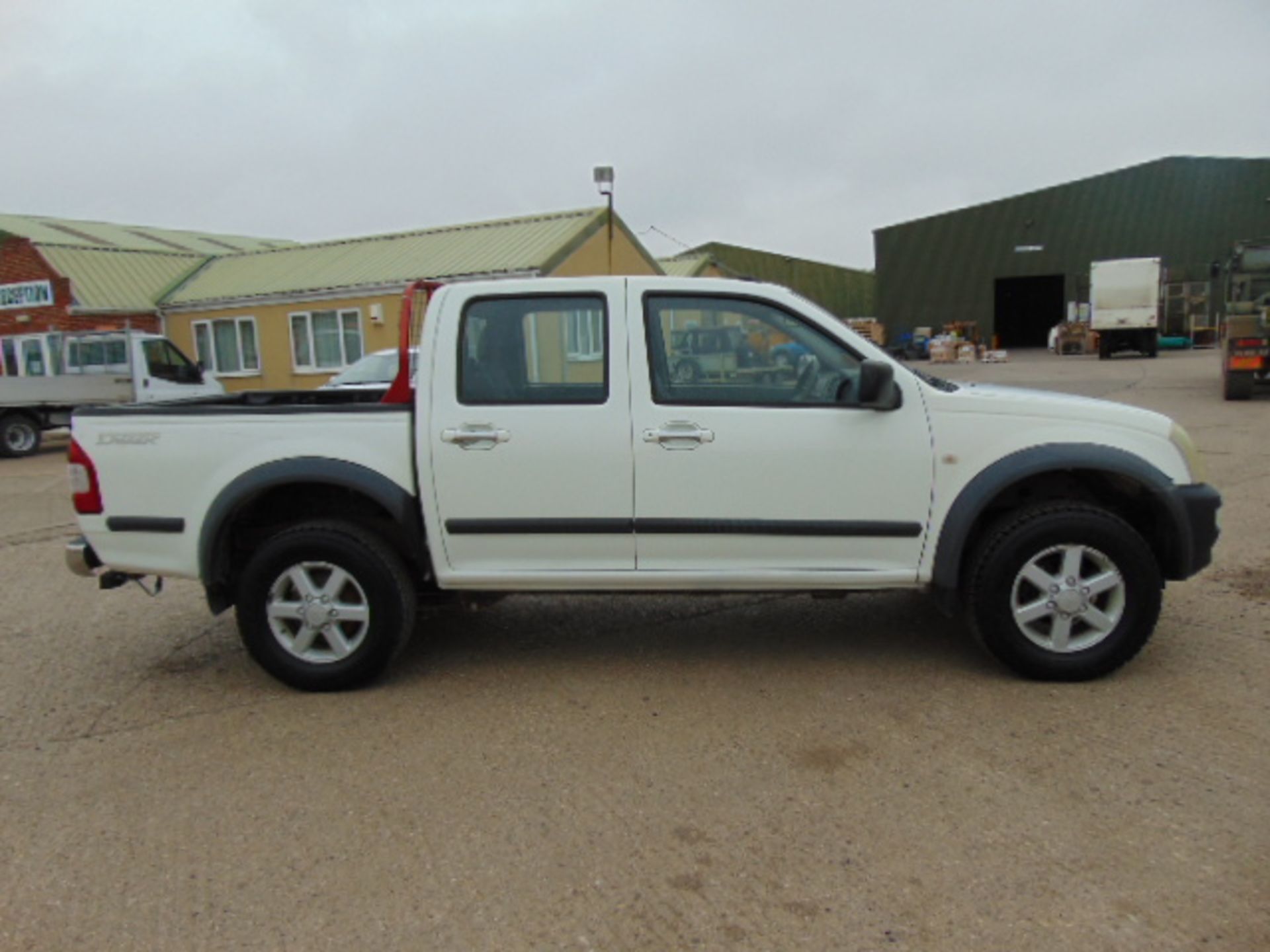 Isuzu D-Max Double Cab 3.0 Diesel 4 x 4 Pickup - Bild 5 aus 18