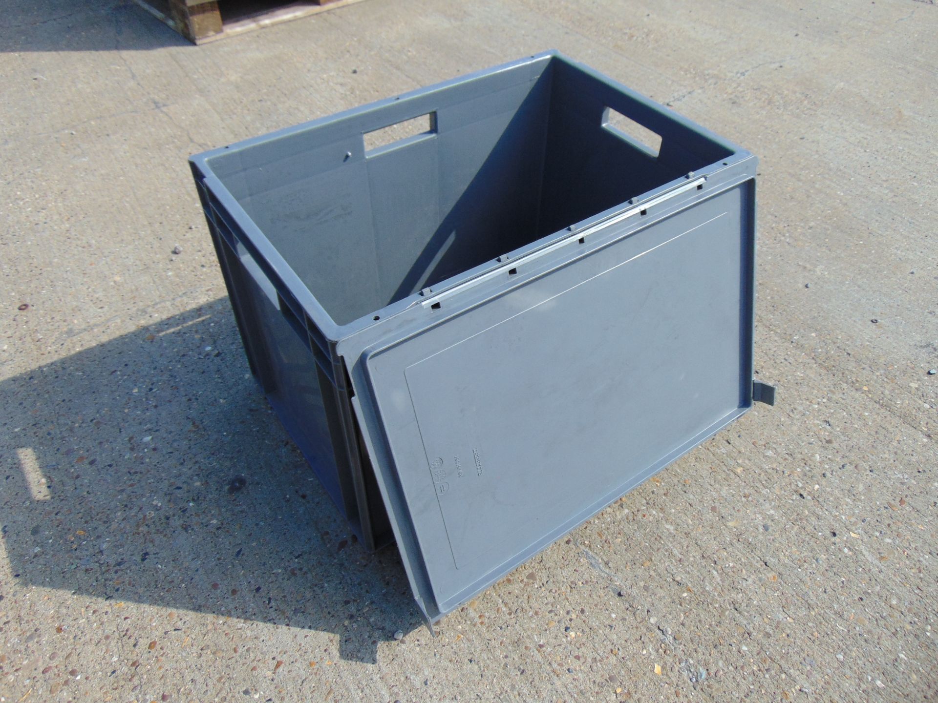 12 x Standard MoD Stackable Storage Boxes c/w Lids - Image 6 of 8