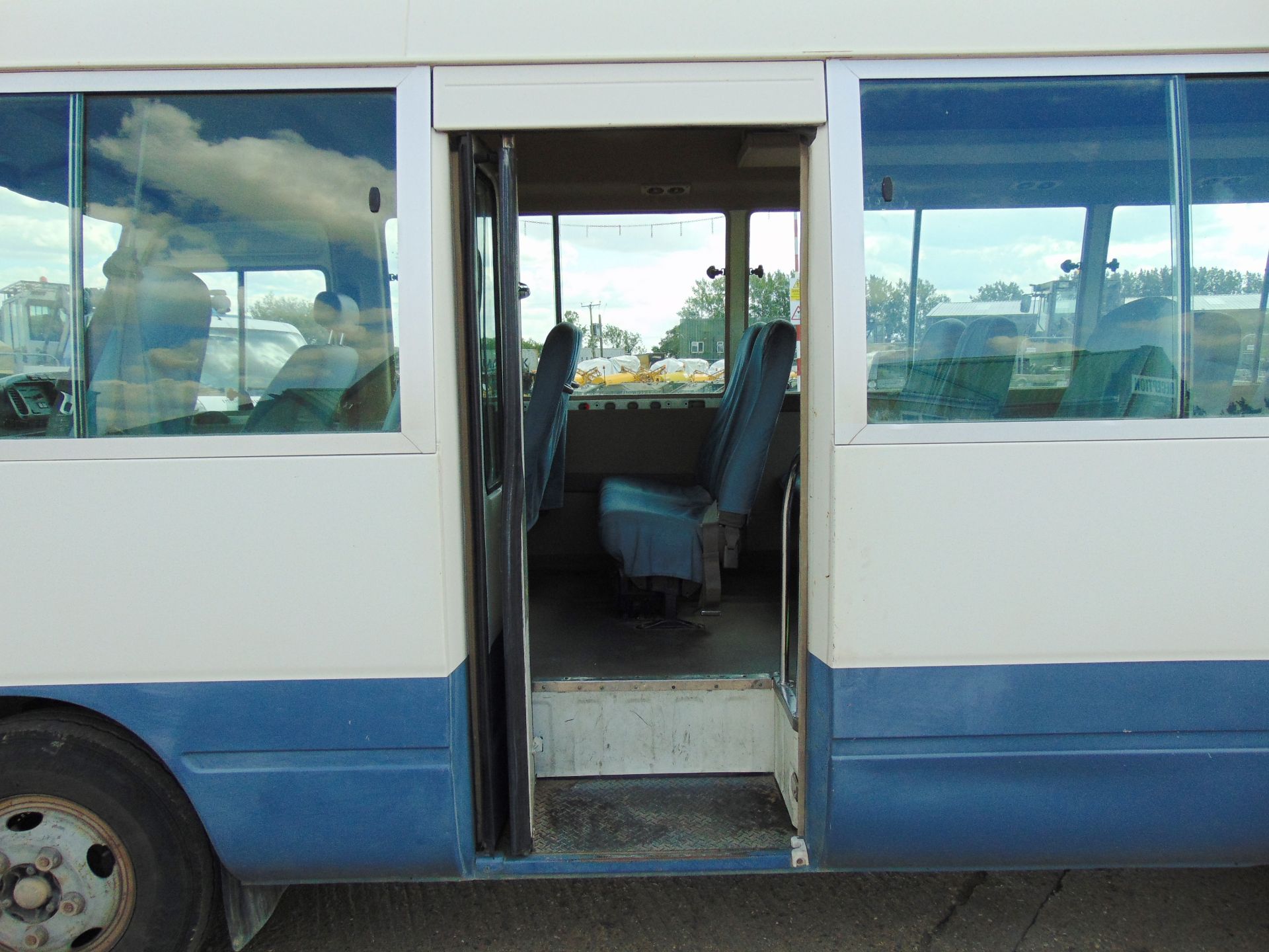 Toyota Coaster 21 seat Bus/Coach - Image 8 of 21