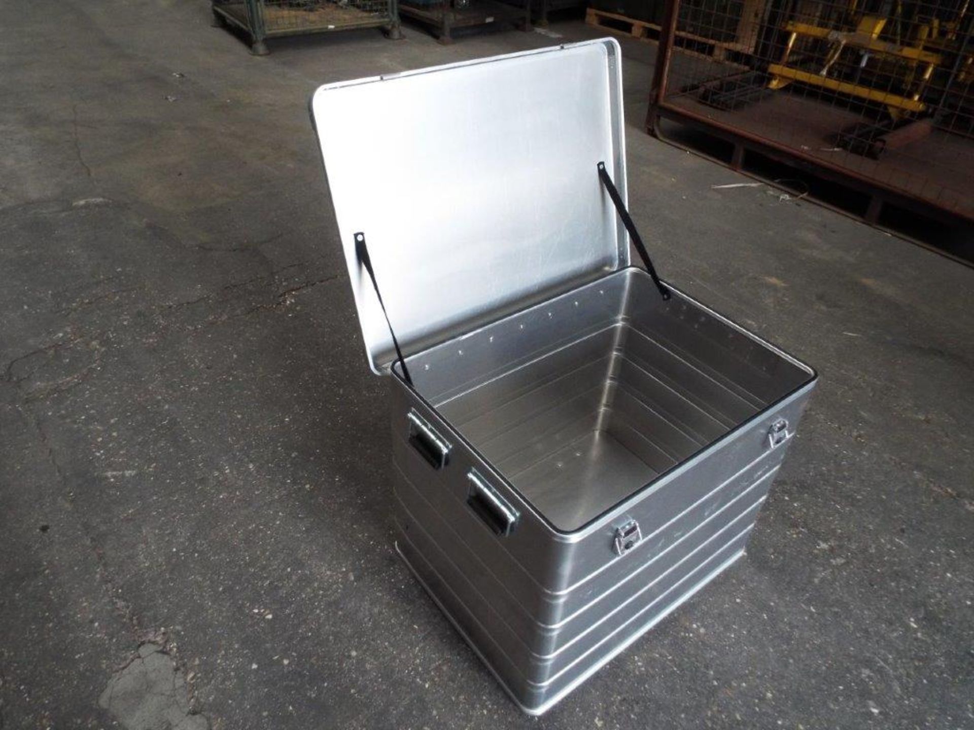 Unissued Heavy Duty Aluminium Stacking Case - Image 5 of 6