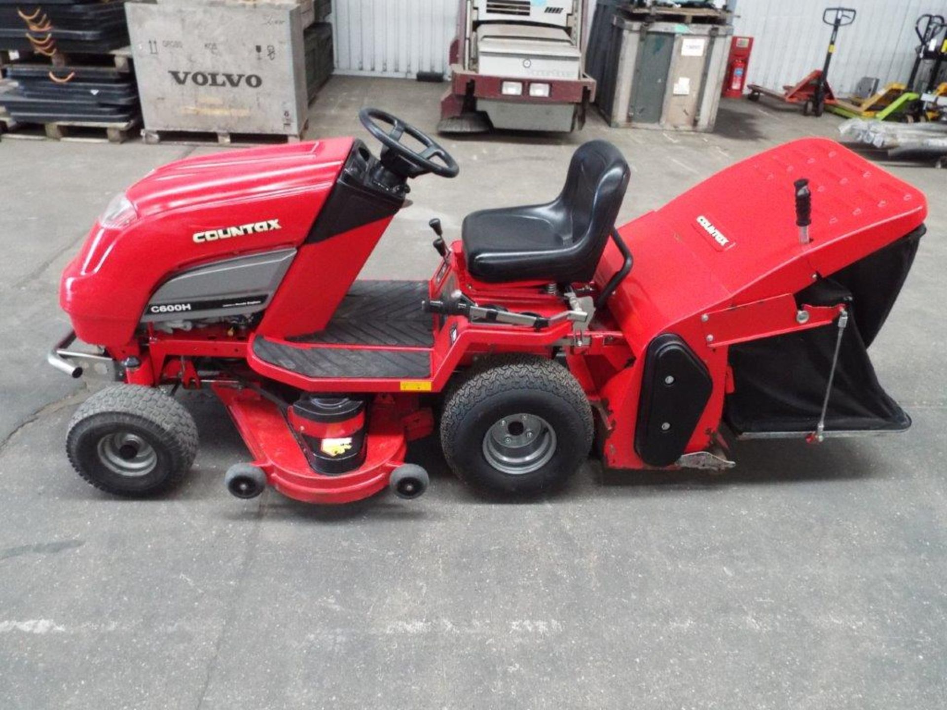 Countax C600H Ride On Mower with Rear Brush and Grass Collector - Image 4 of 22