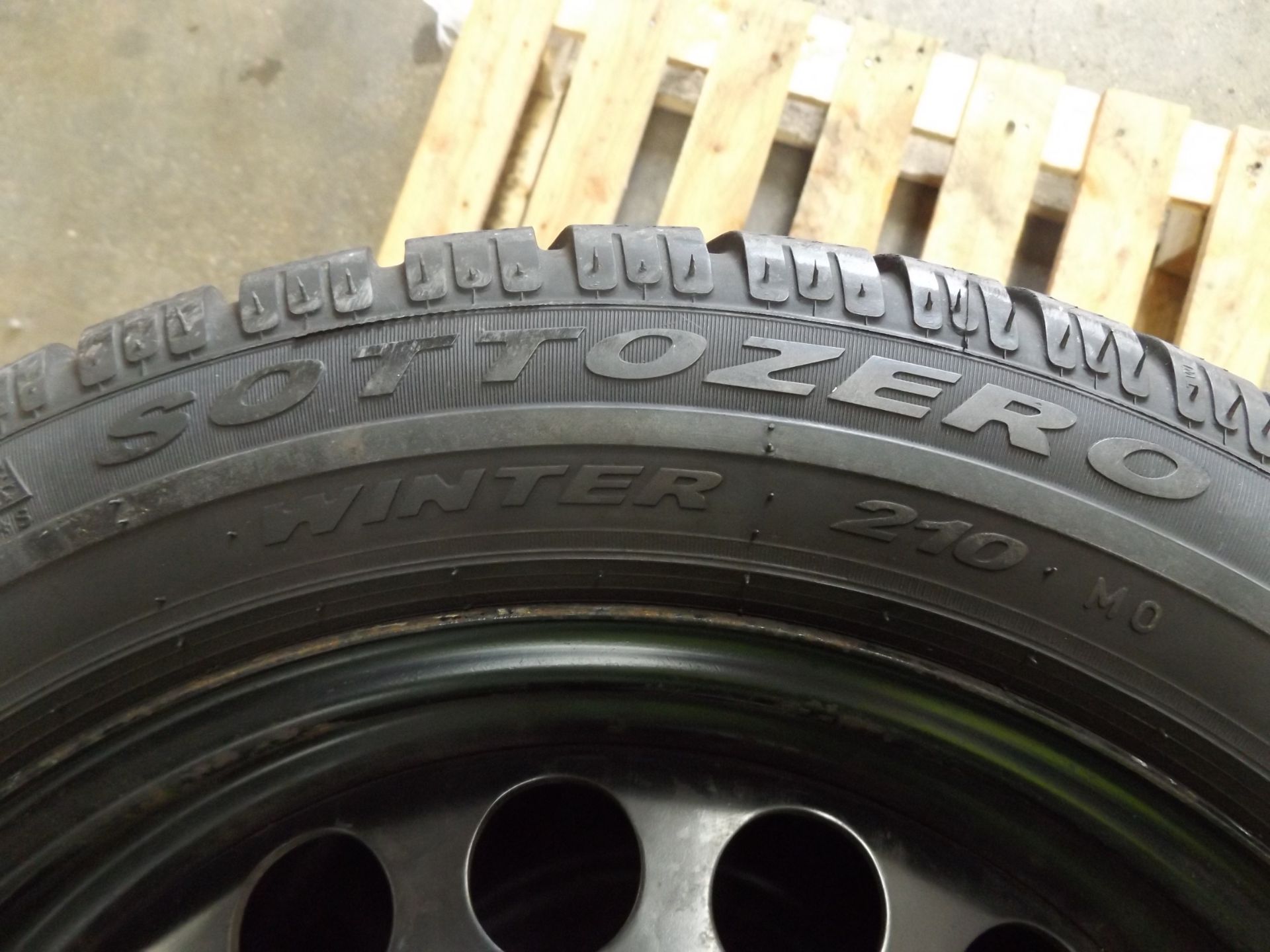 4 x Pirelli Sottozero 205/55R 16 Winter Tyres complete with 5 Stud Rims - Image 4 of 7