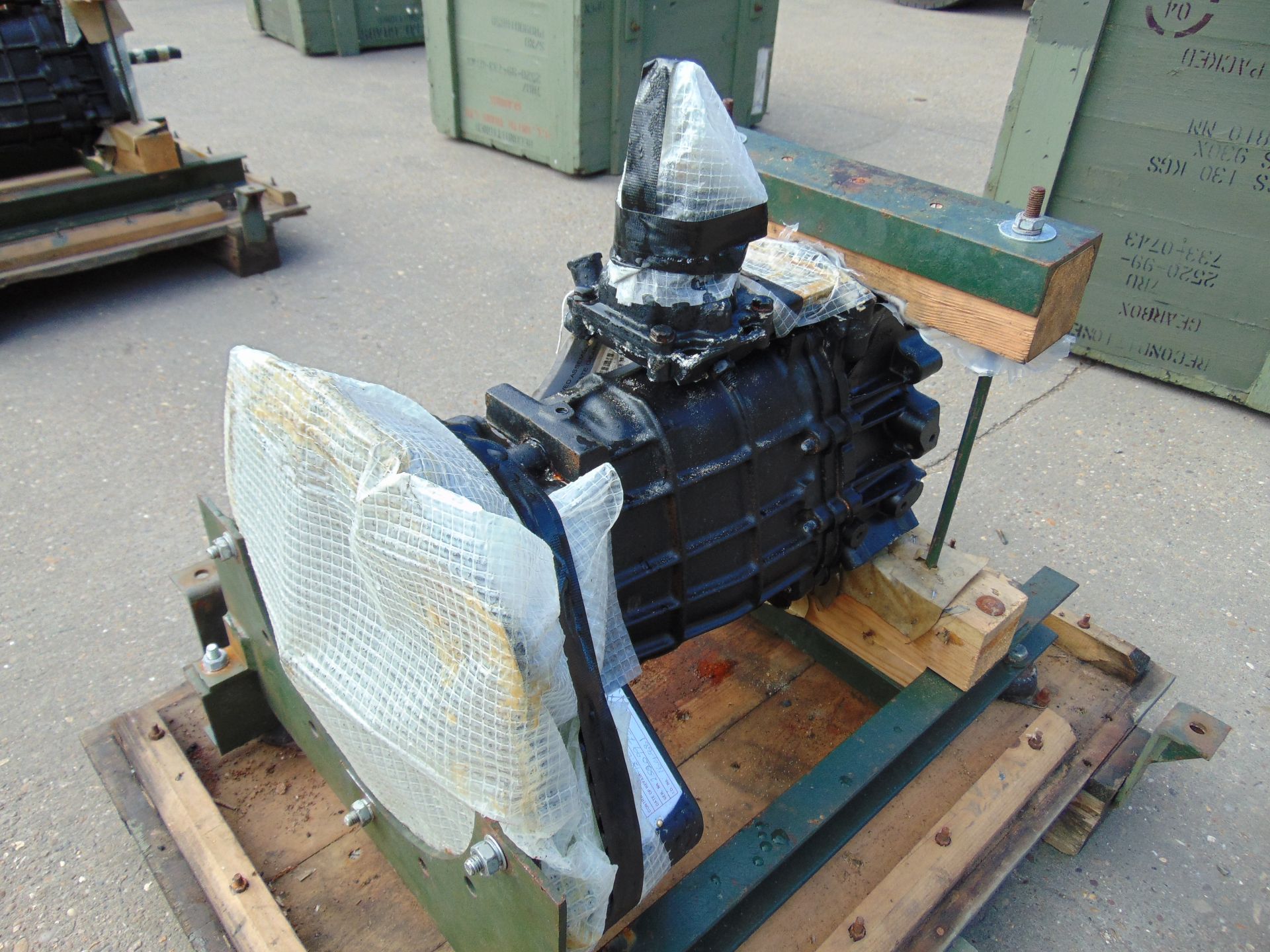 A1 Reconditioned Land Rover  LT77 Gearbox - Image 3 of 8