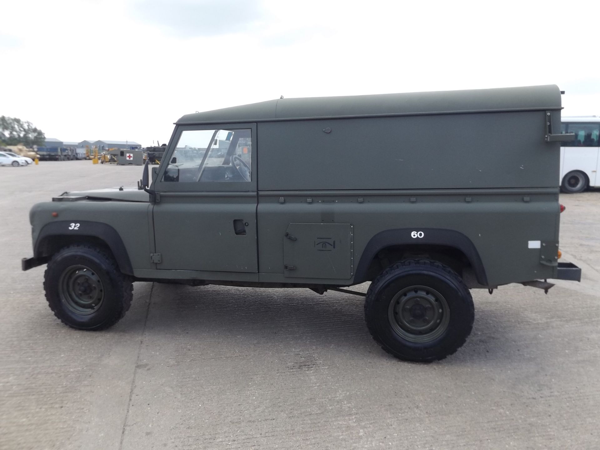 Land Rover 110 Hard Top R380 Gearbox - Image 4 of 18