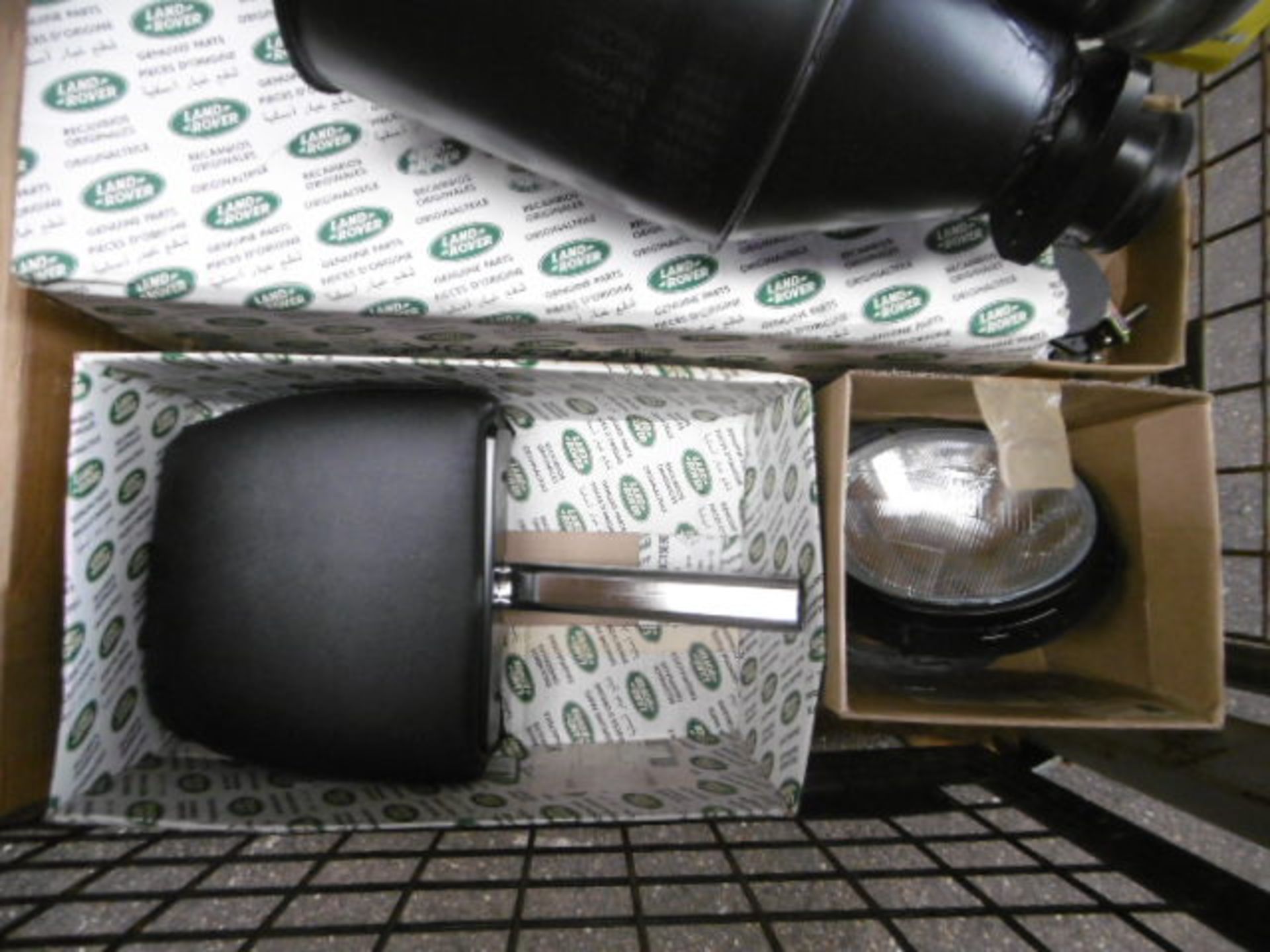 Mixed Stillage of Land Rover Parts - Image 7 of 9