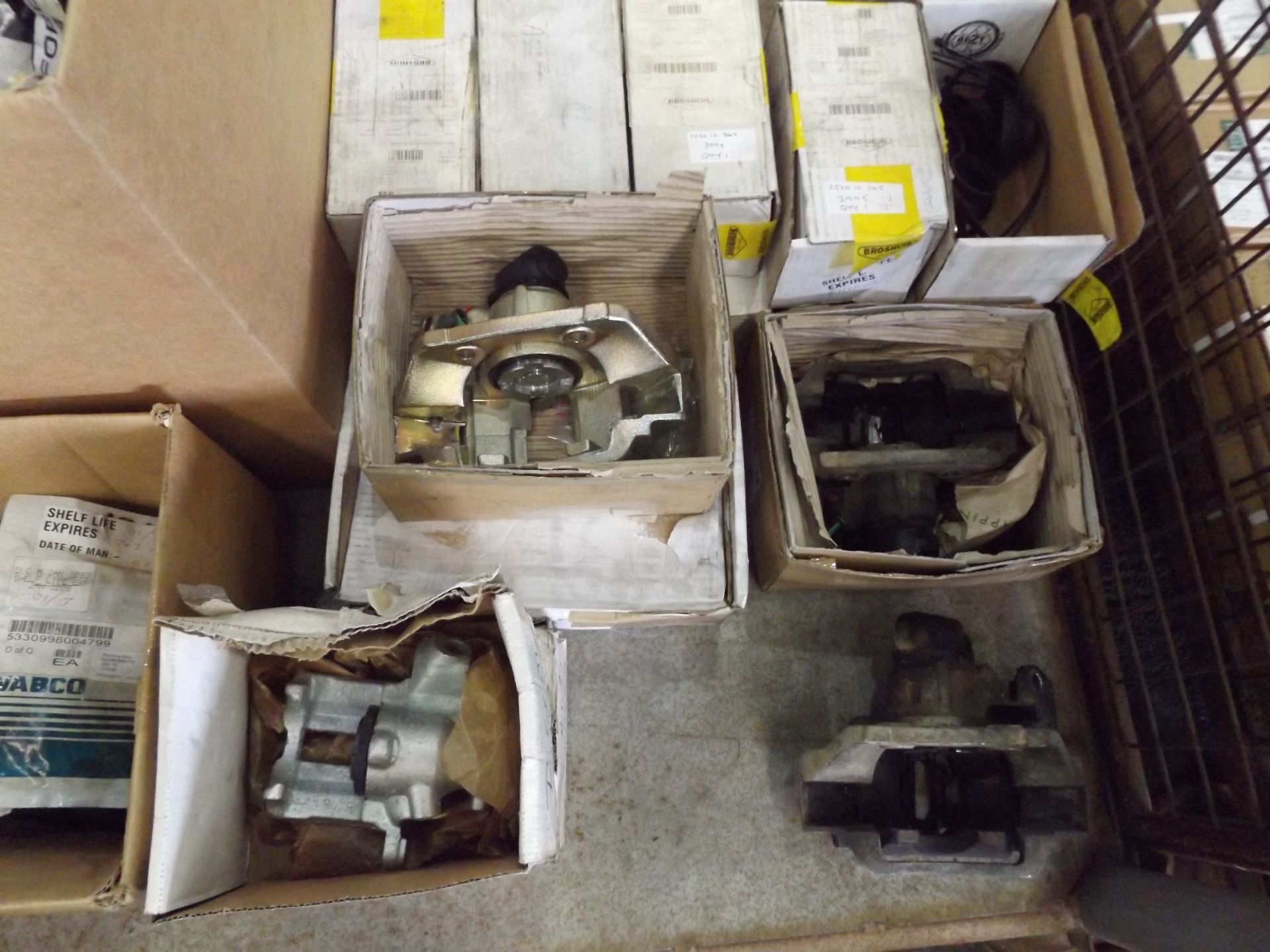 Mixed Stillage of Truck Parts - Image 6 of 13