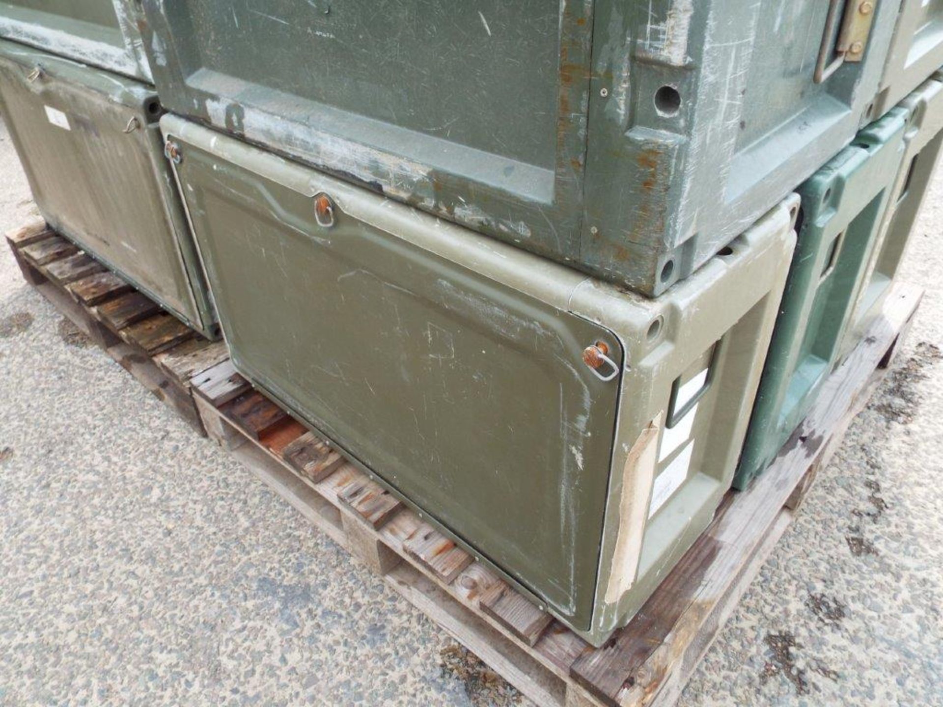 10 x Heavy Duty Interconnecting Storage Boxes with Lids - Image 2 of 6
