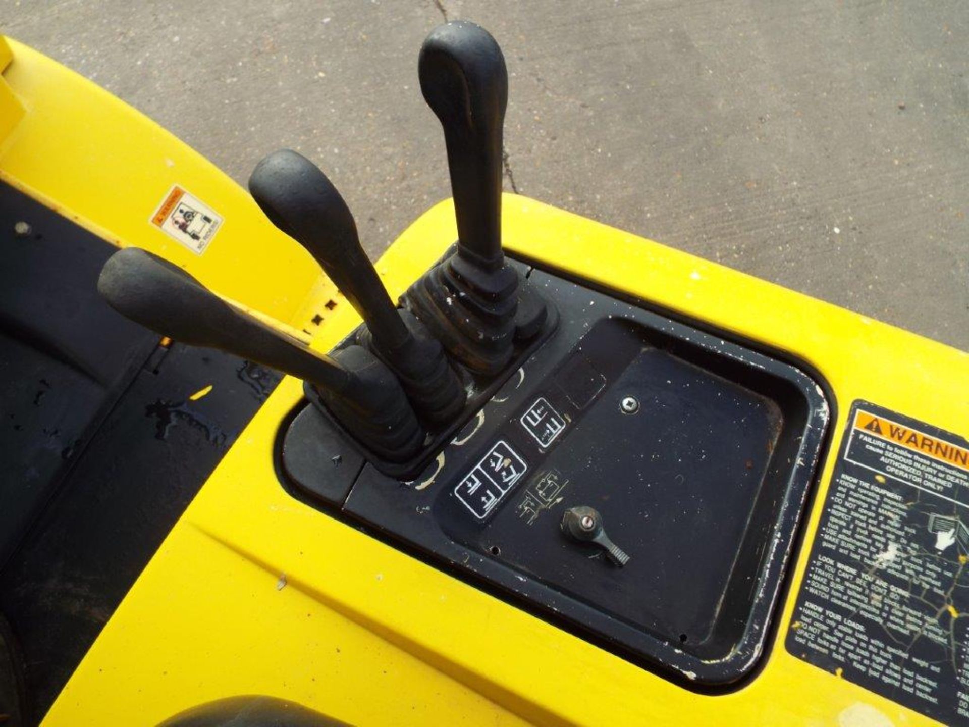 Container Spec Hyster H2.50XM Counter Balance Diesel Forklift C/W Side Shift & Full 3 Lift Mast - Image 12 of 28