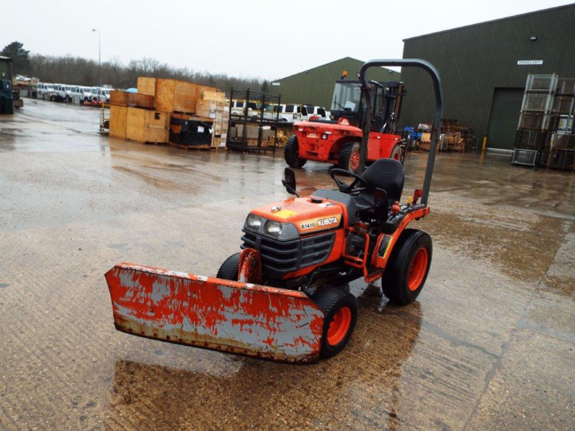 Kubota B1410D 4WD Diesel Powered Compact Tractor with Hydraulic Snow Plough Attachment - Image 3 of 25