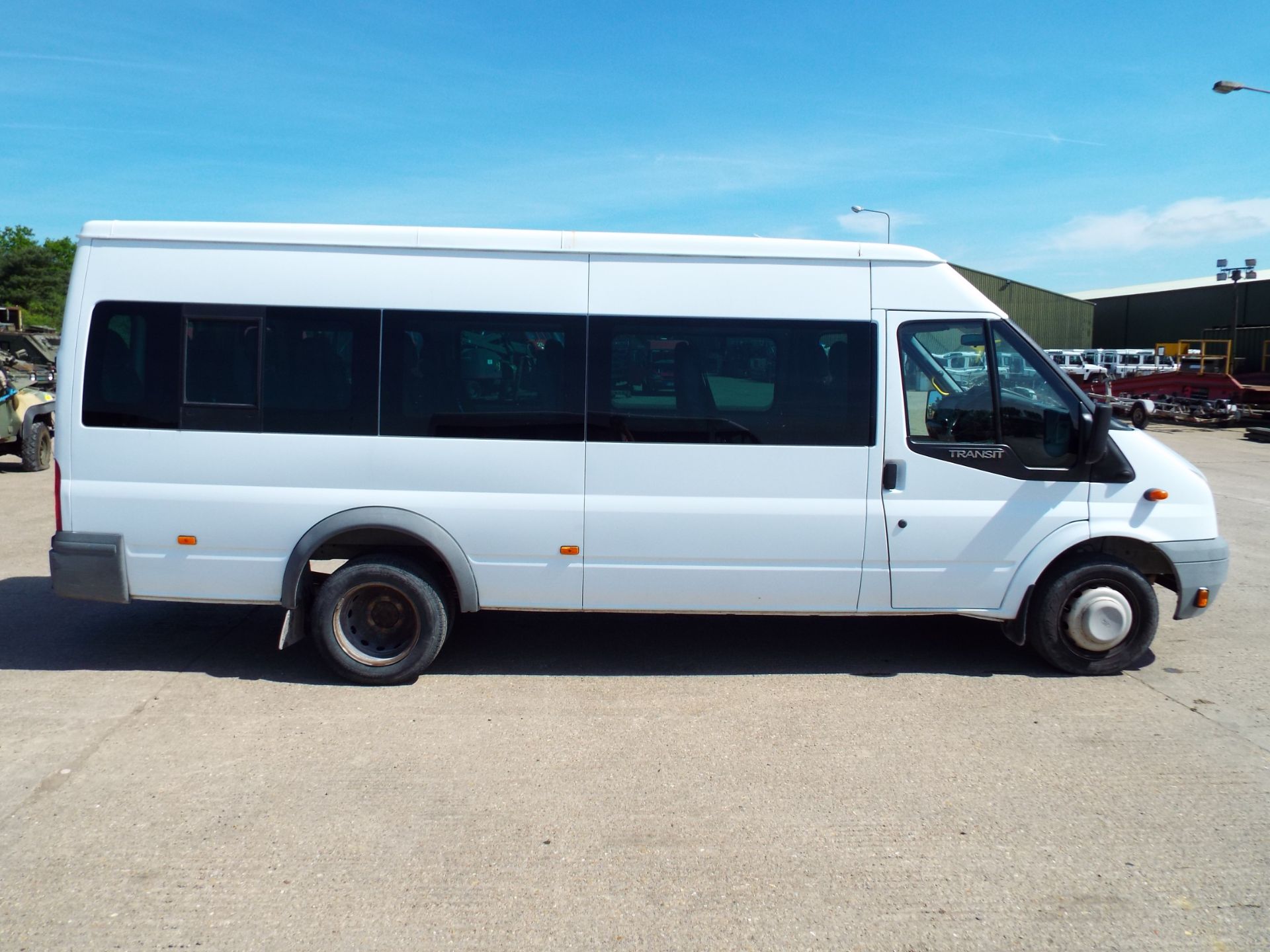 Ford Transit LWB 17 Seat Minibus - Image 8 of 18