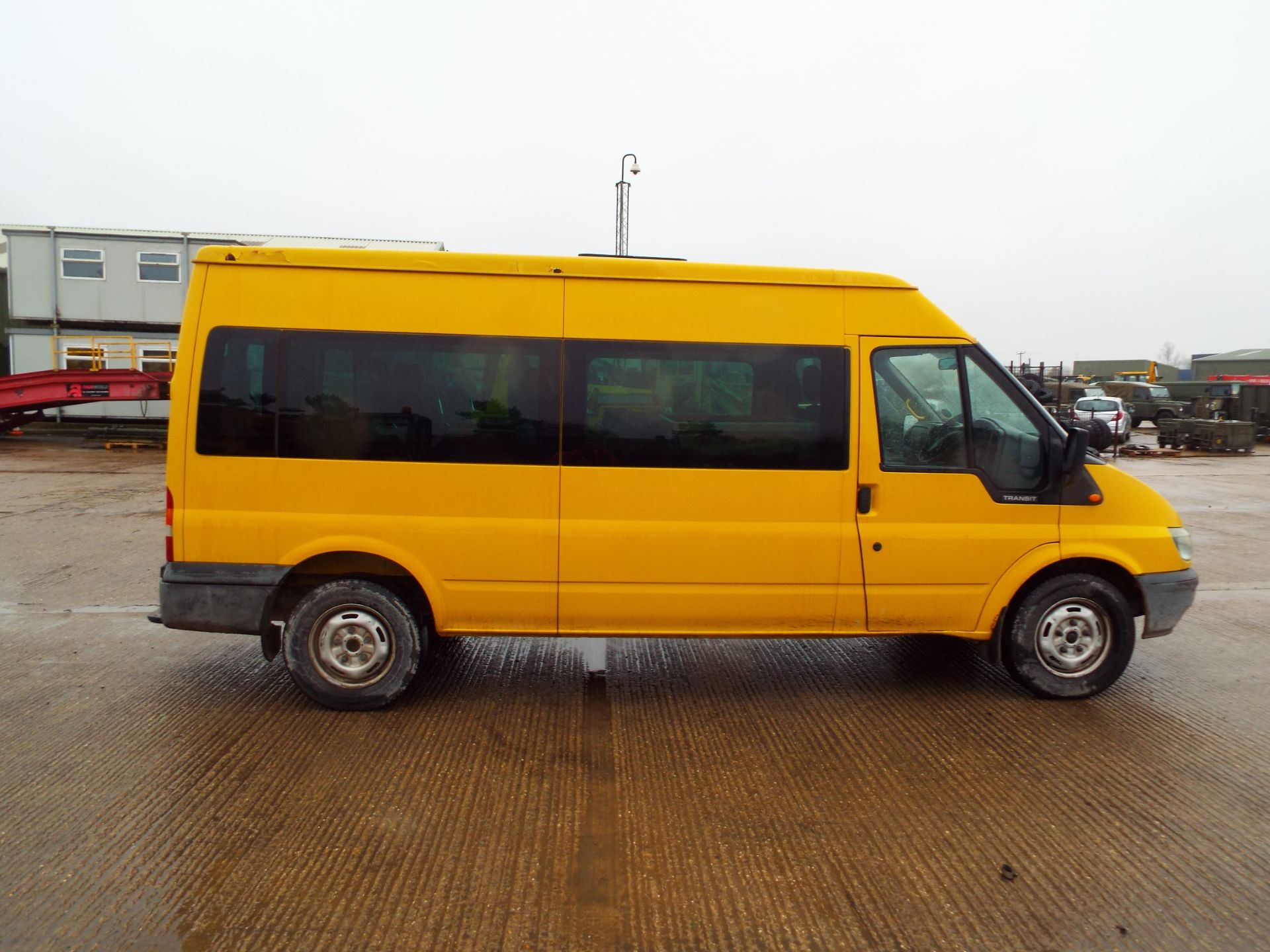 Ford Transit 11 Seat Minibus - Image 8 of 21