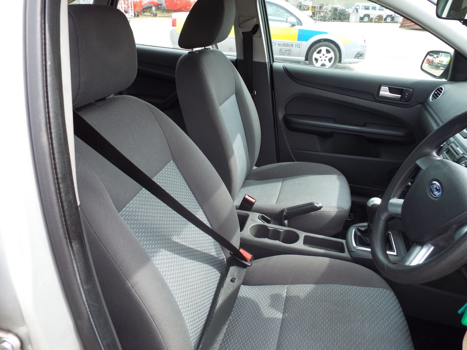 Ford Focus 1.8 LX TDCI Hatchback - Image 13 of 22