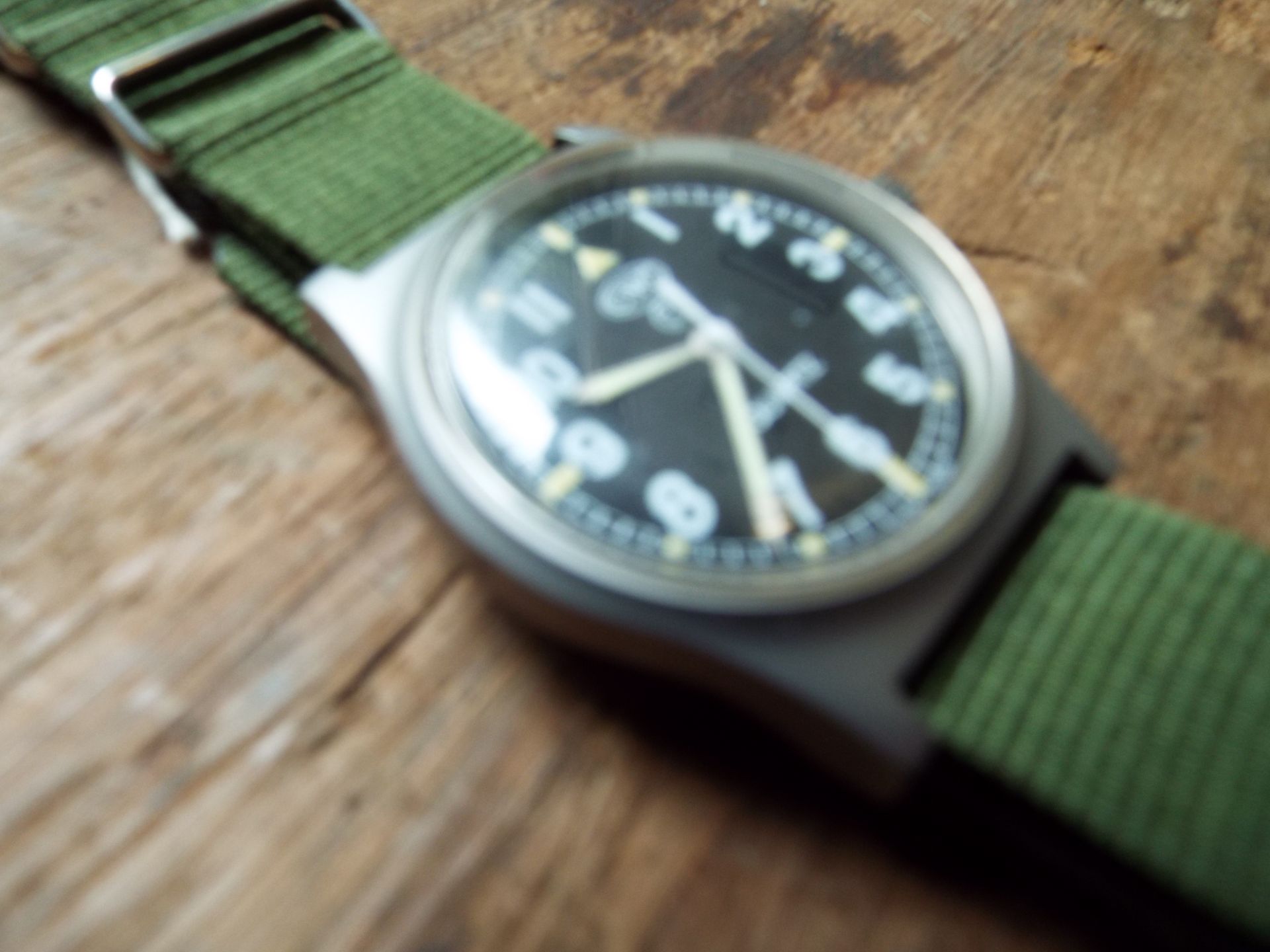 Very Rare Genuine British Army, Waterproof CWC quartz wrist watch - Image 4 of 6