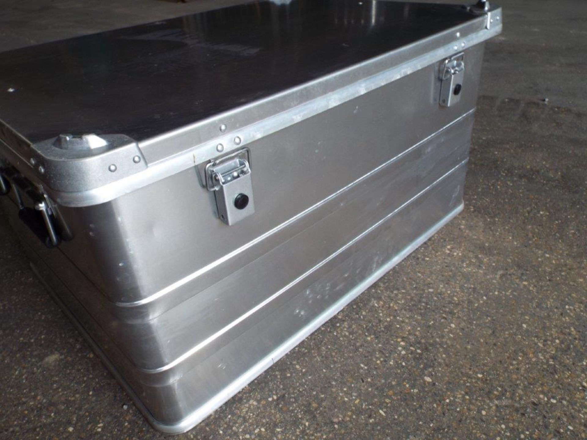 Heavy Duty Aluminium Stacking Case - Image 2 of 6