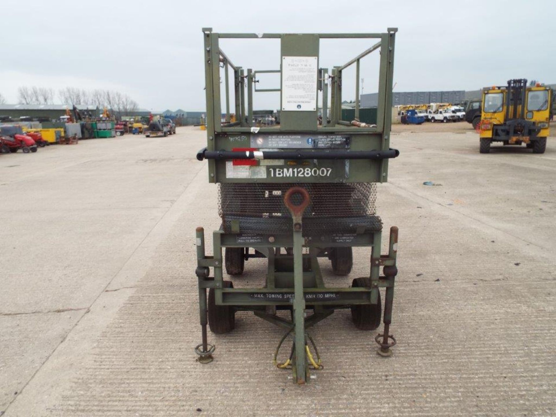 UK Lift 4m Mobile Hydraulic Work Platform - Image 2 of 15