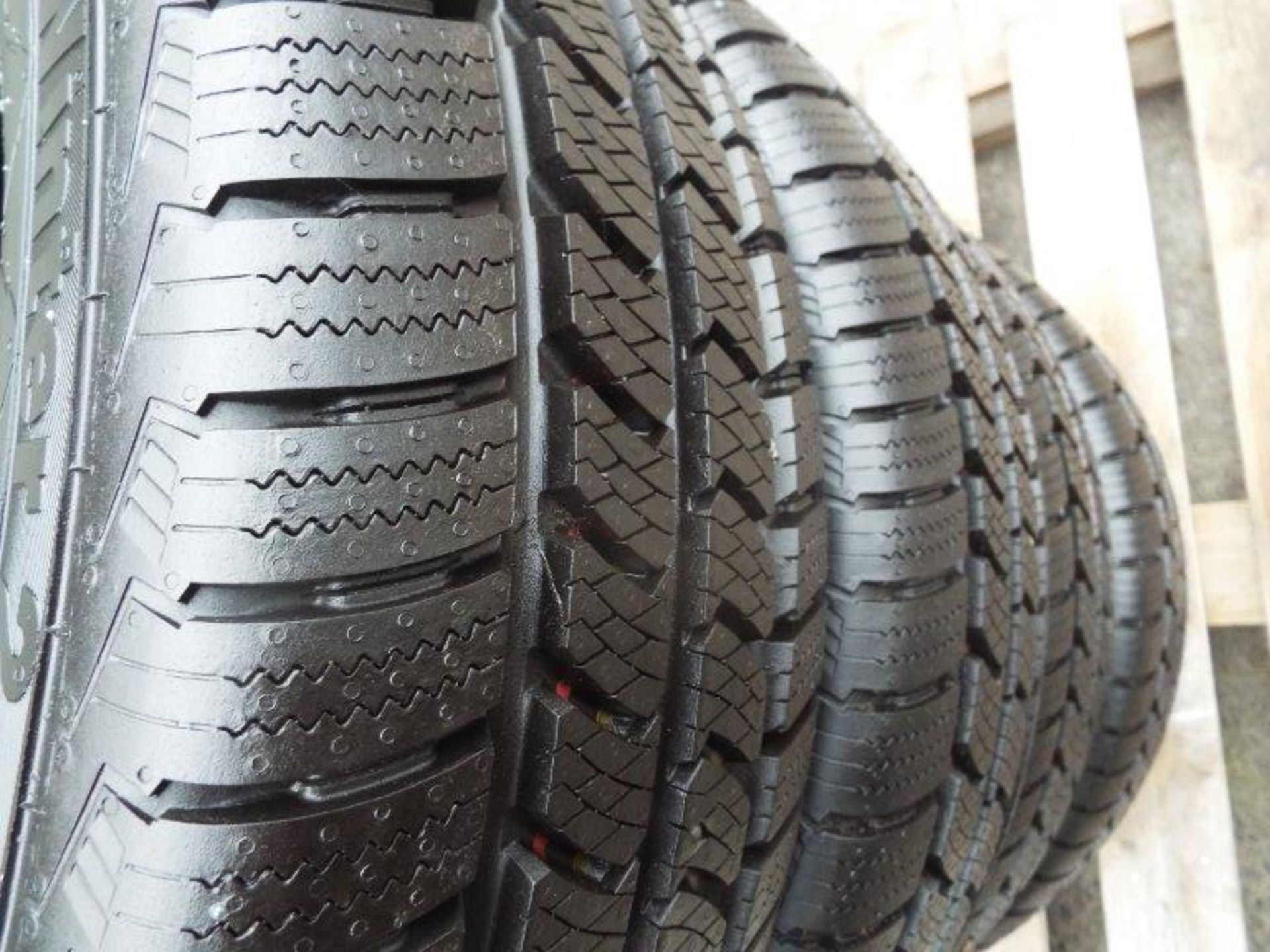 4 x Continental Vancowinter 2 225/75 R16 C Winter Tyres - Image 8 of 9