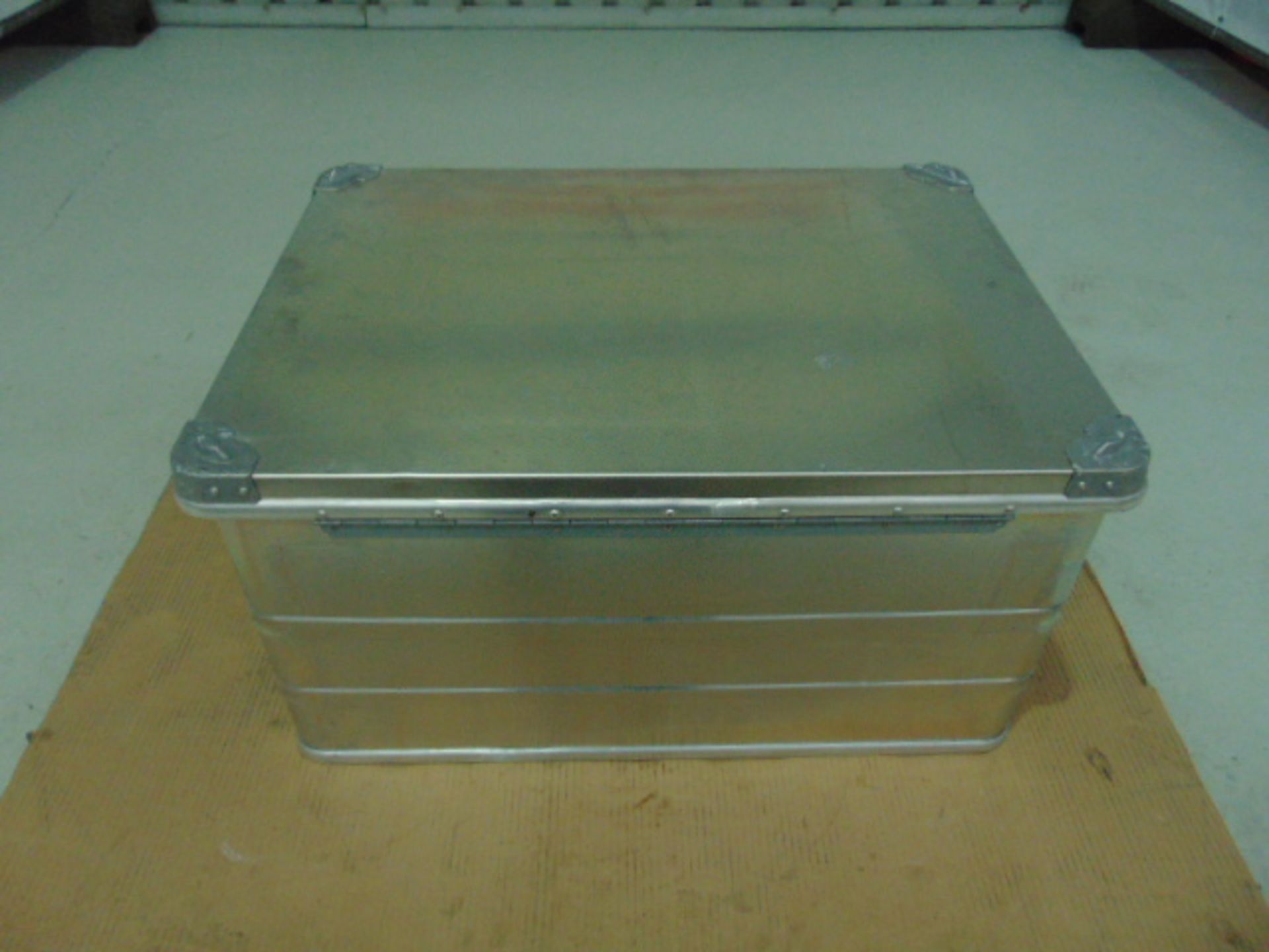 Unissued Heavy Duty Aluminium Stacking Case - Image 6 of 8