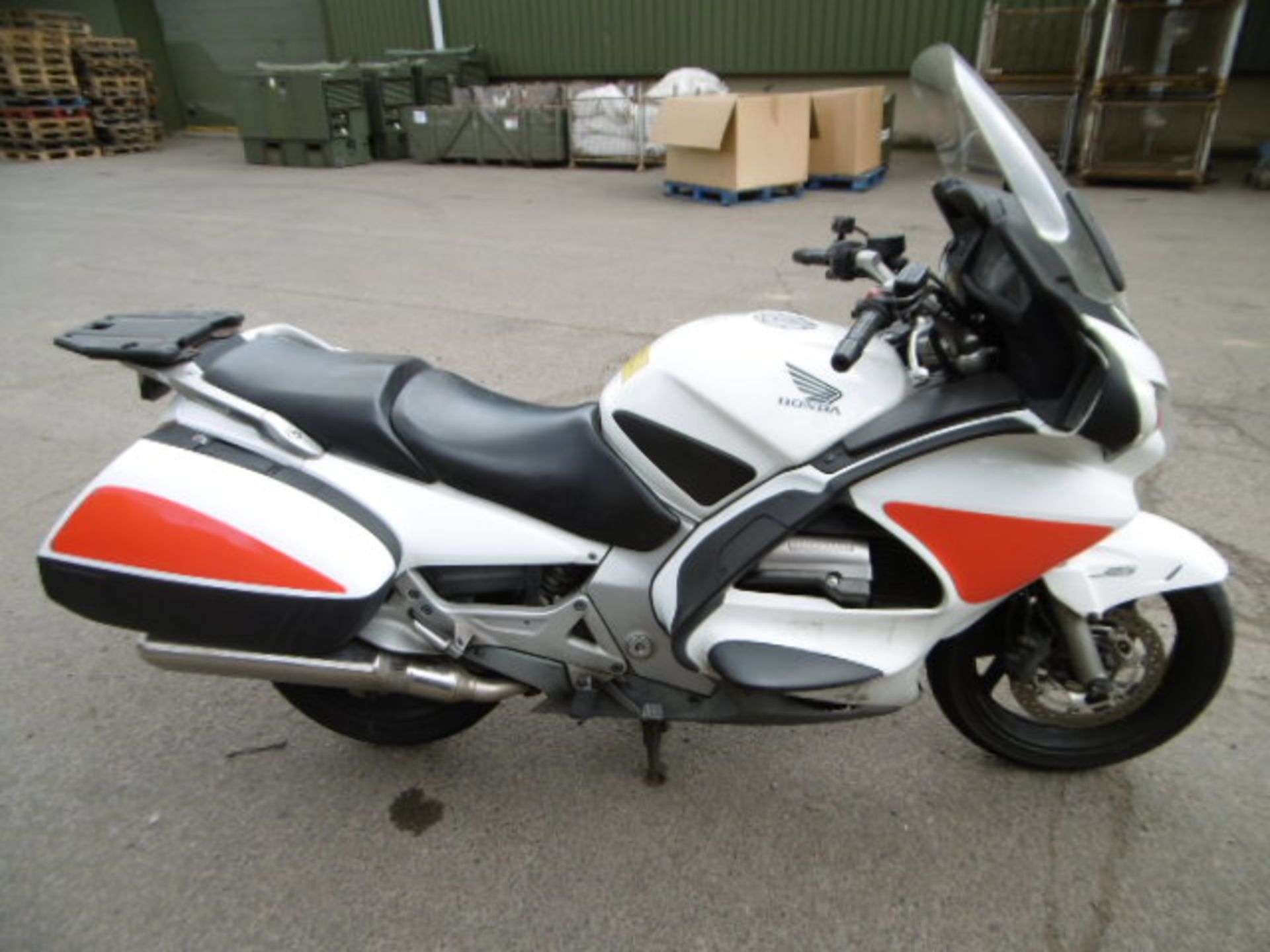 Honda ST1300A - Image 4 of 13