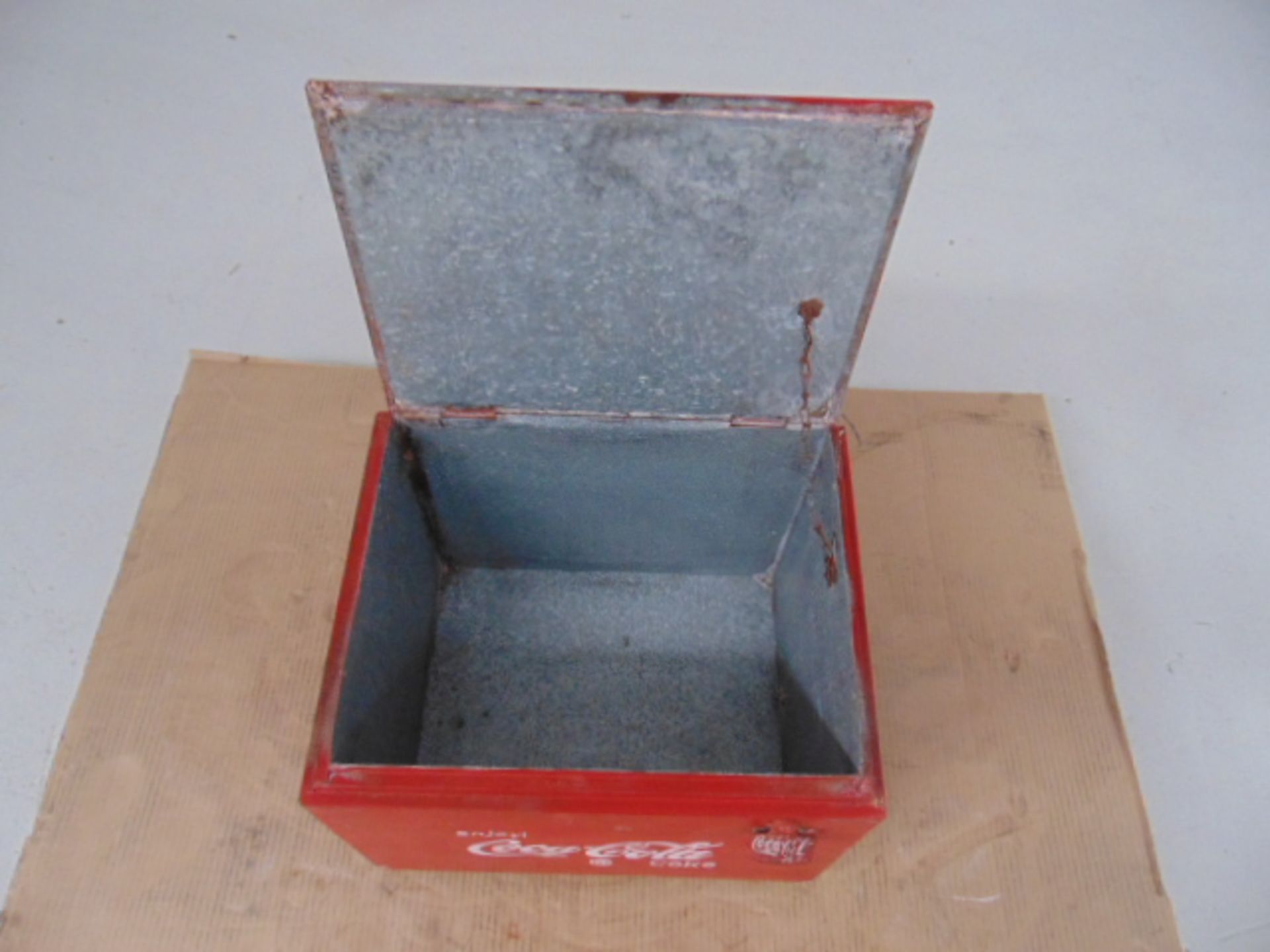 Vintage Coca Cola Cooler / Ice Box - Image 5 of 7