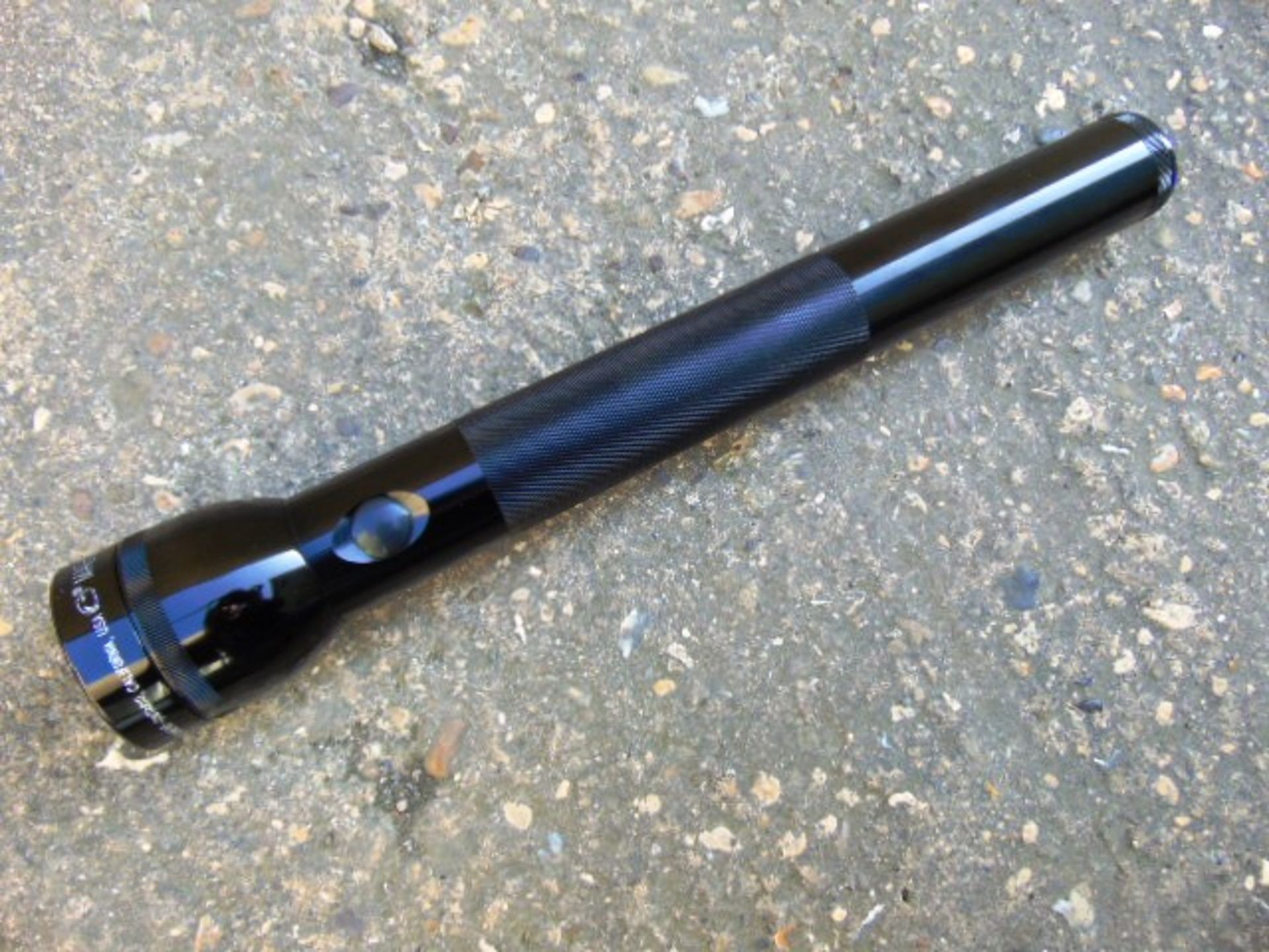 Unissued Maglite 4D 15" Police Torch - Image 3 of 9