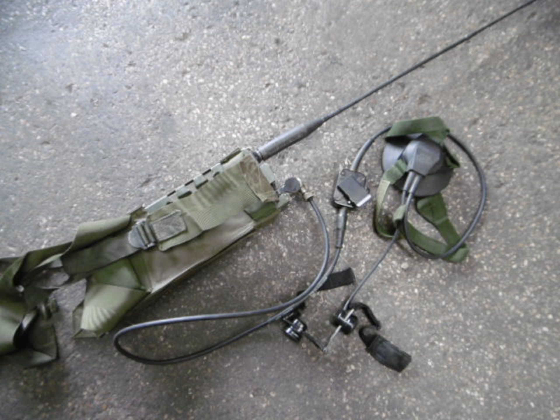 4 x Clansman RT 349 radio kits - Image 2 of 8