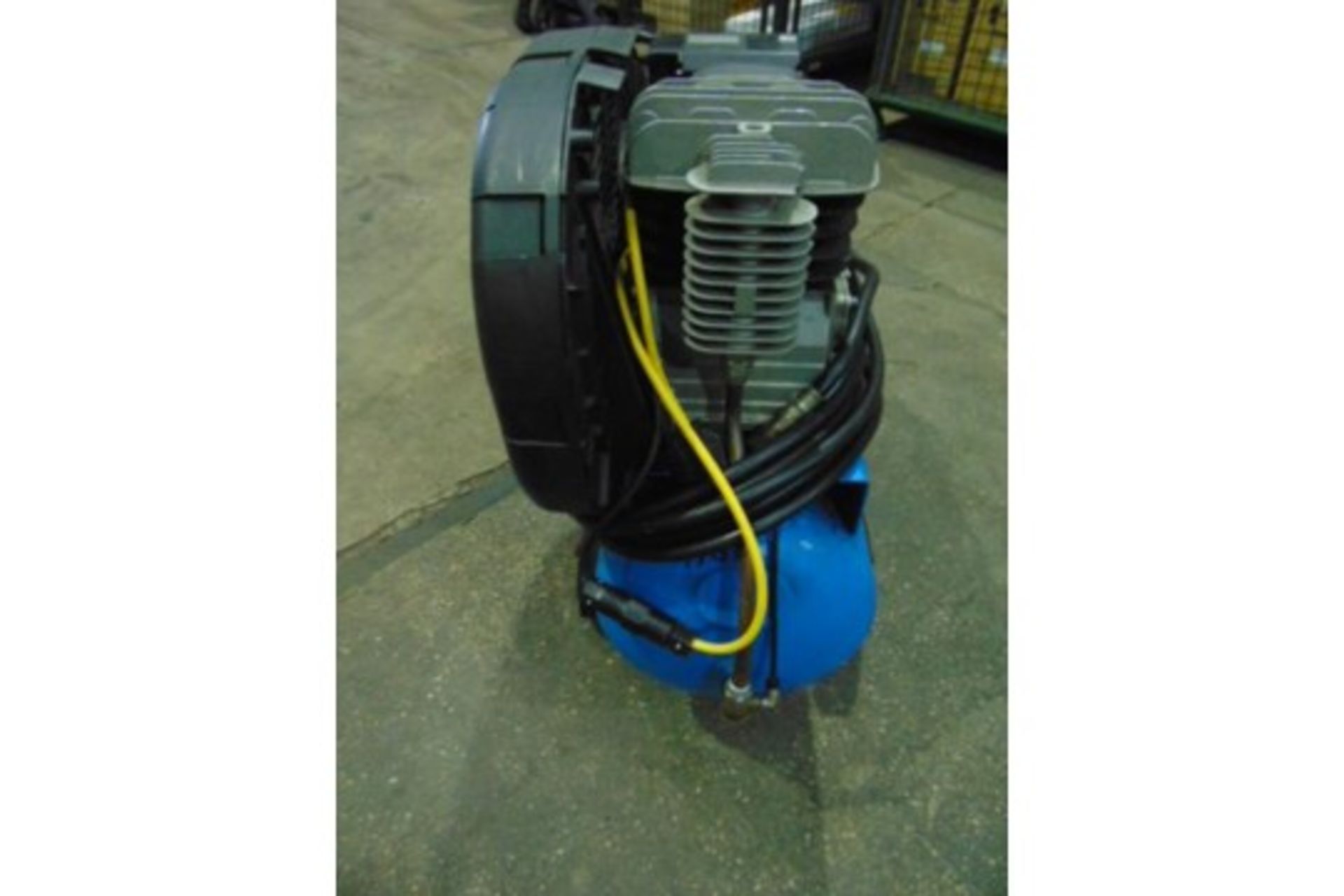 ABAC B 2800B-60 cm 3 V240 Kompex Mobile Air Compressor - Image 2 of 6