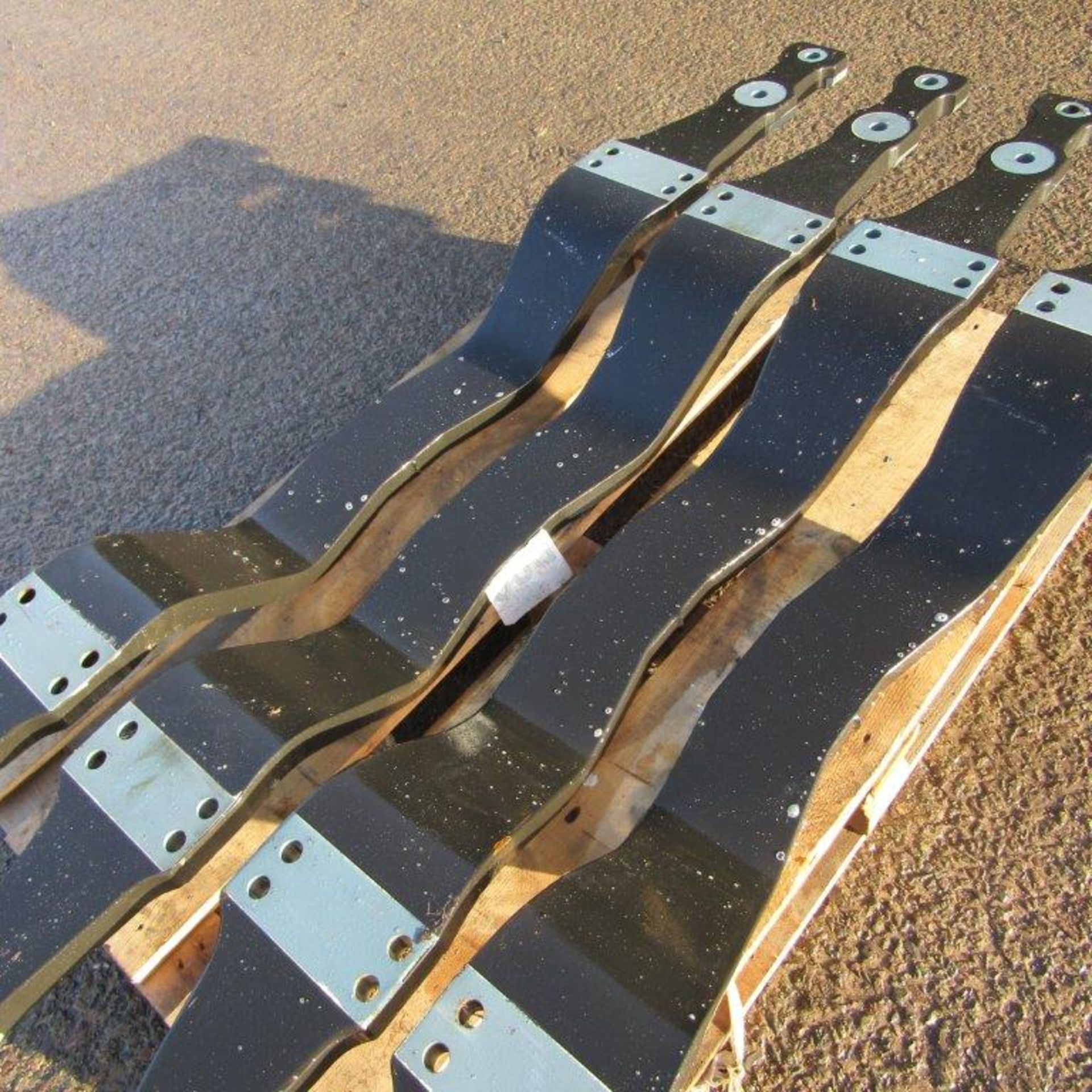 4 x Unissued Hagglunds Leaf Springs - Image 3 of 6