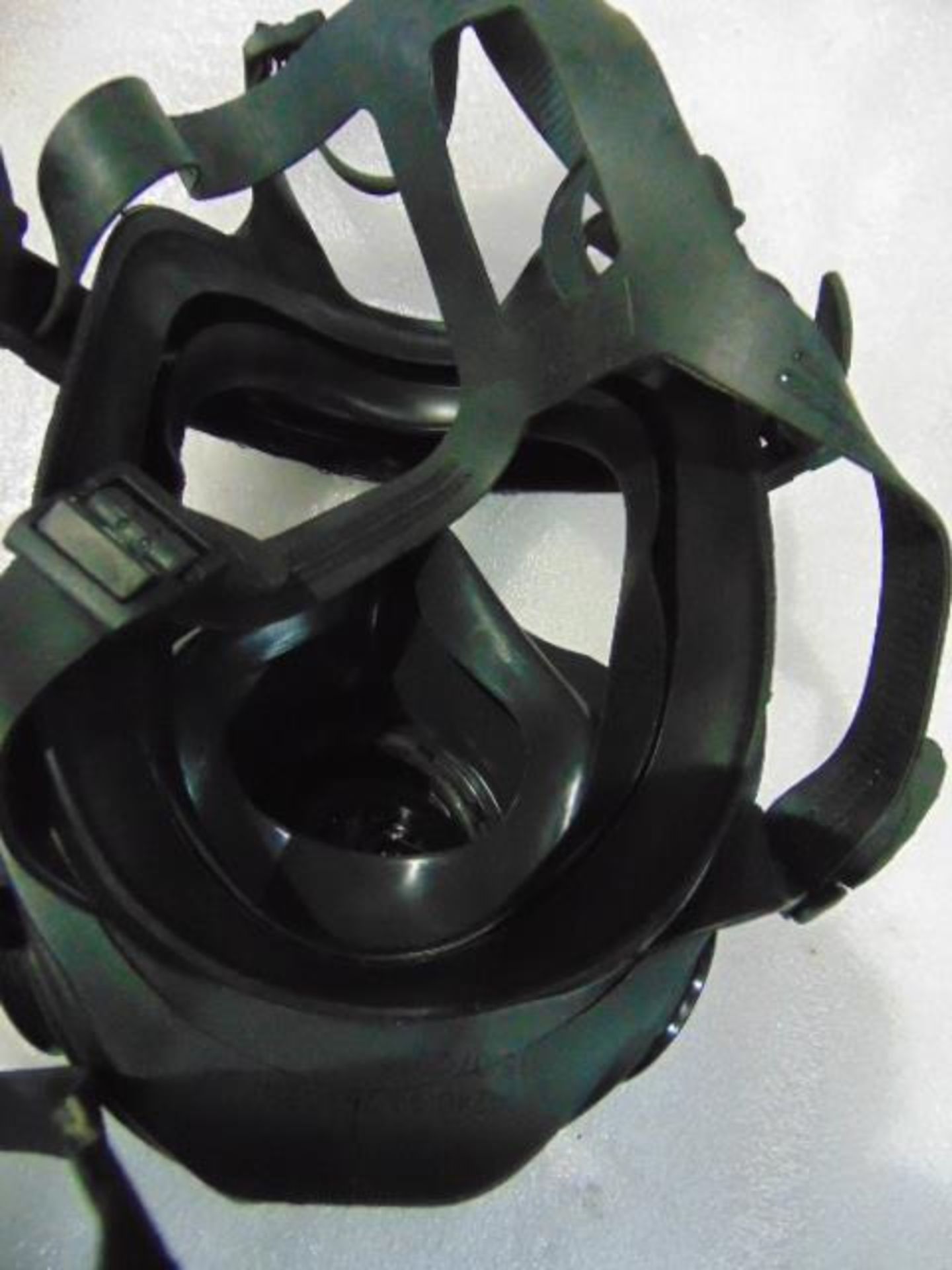 UNISSUED General Service Respirator c/w Holder and 10 x Respirator Harnesses - Image 3 of 8