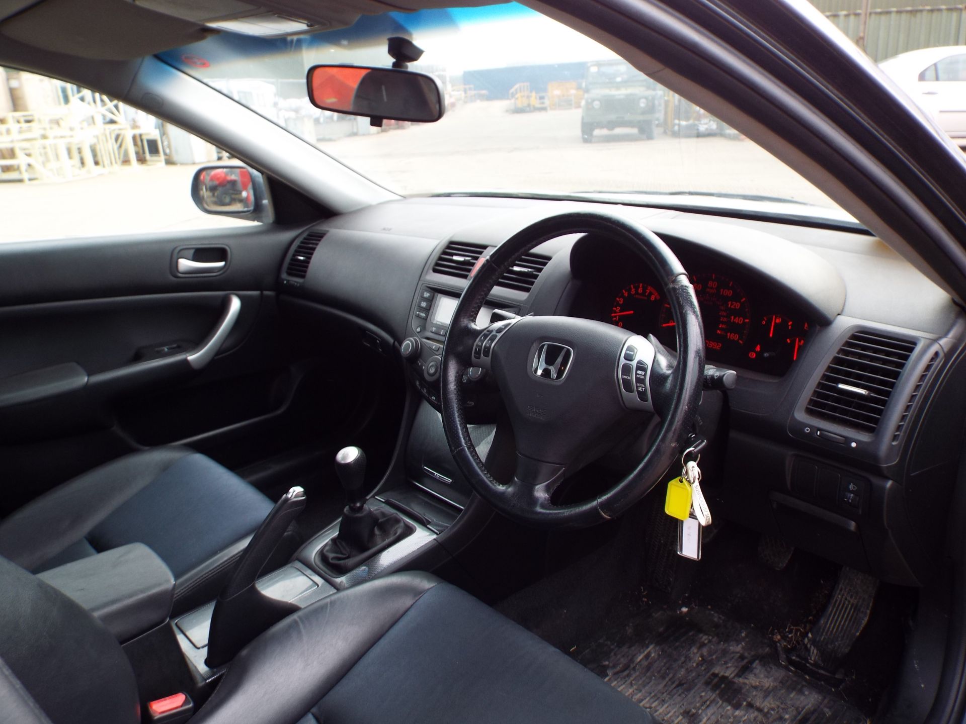 Honda Accord 2.0 VTEC - Image 10 of 21