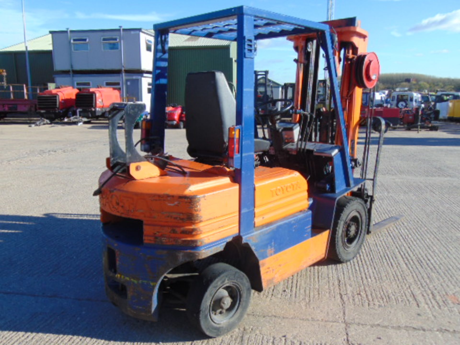 Toyota 42 5FGF25 LPG Gas Triple Mast Forklift - Image 7 of 12