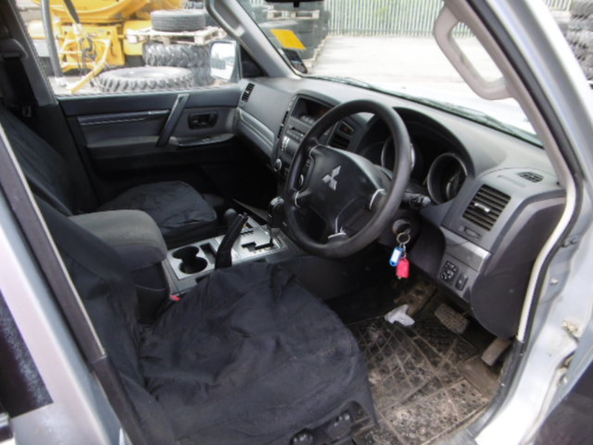 Mitsubishi Shogun 3.2 D 4x4 - Bild 9 aus 16