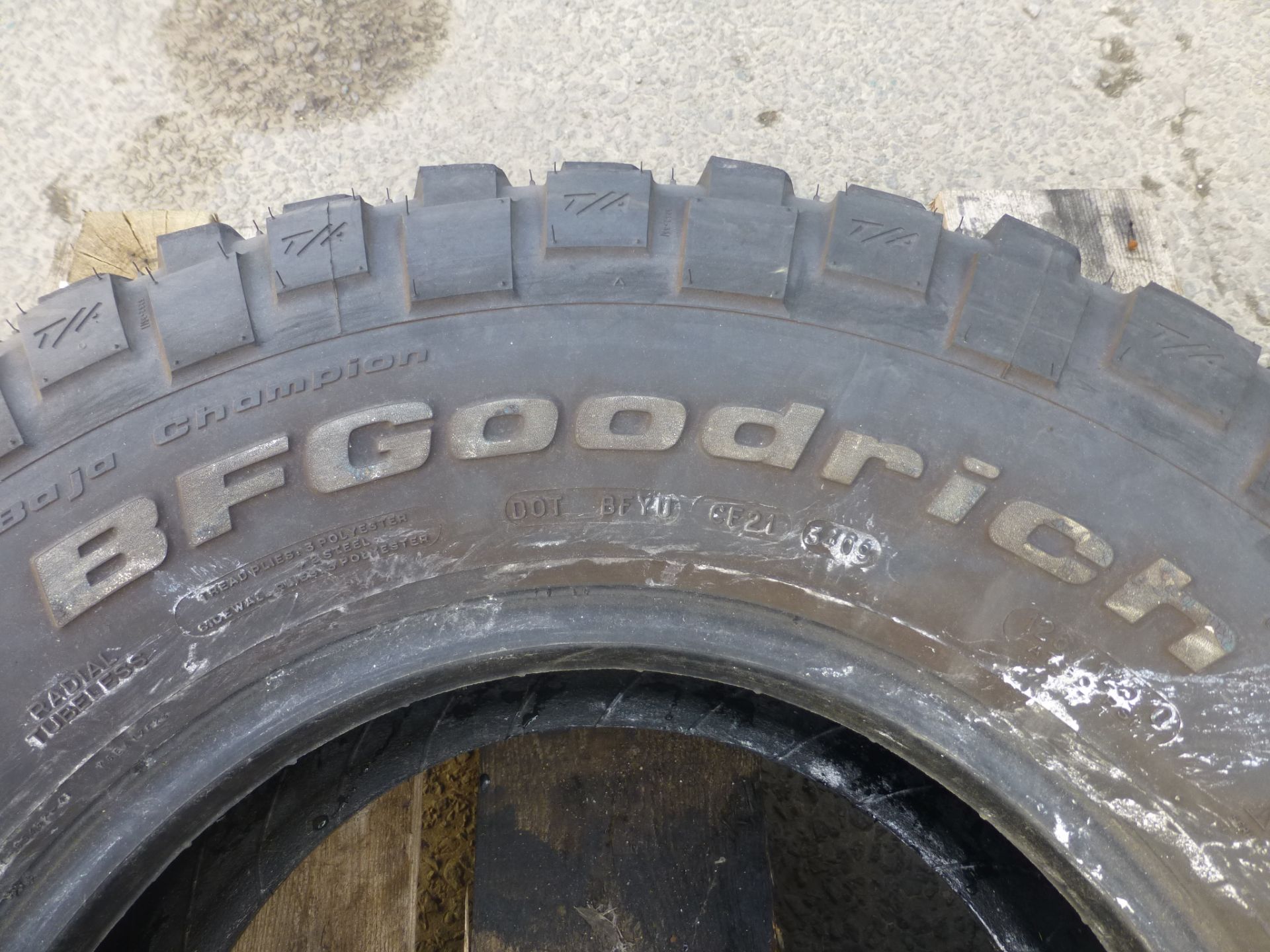 1 x BF Goodrich Mud Terrain TA LT 285/75 R16 Tyre - Bild 4 aus 6