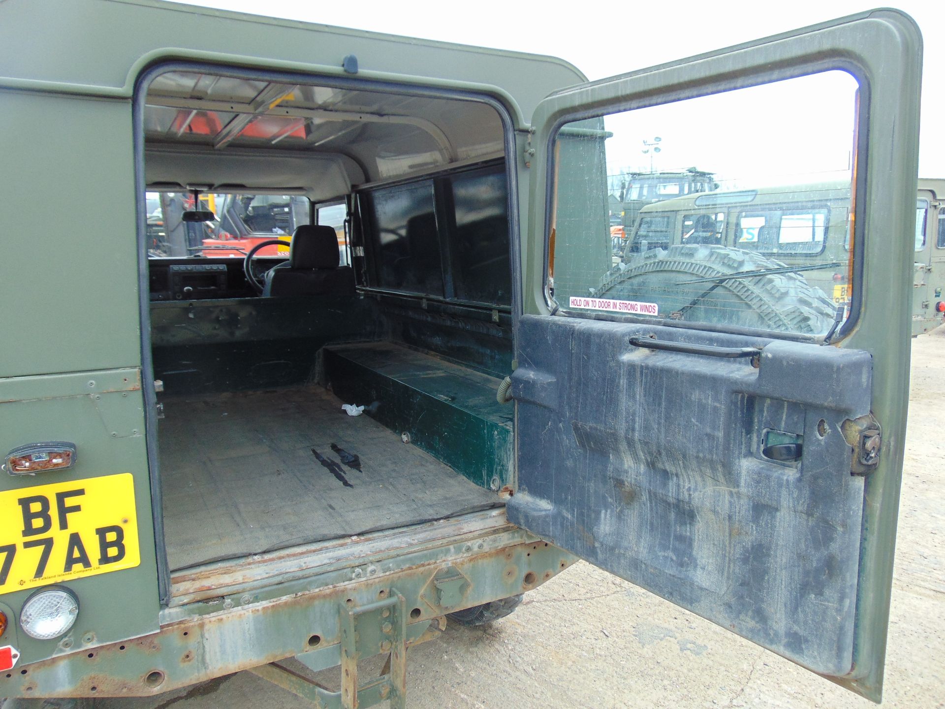 Land Rover Defender 110 TD5 - Image 16 of 19