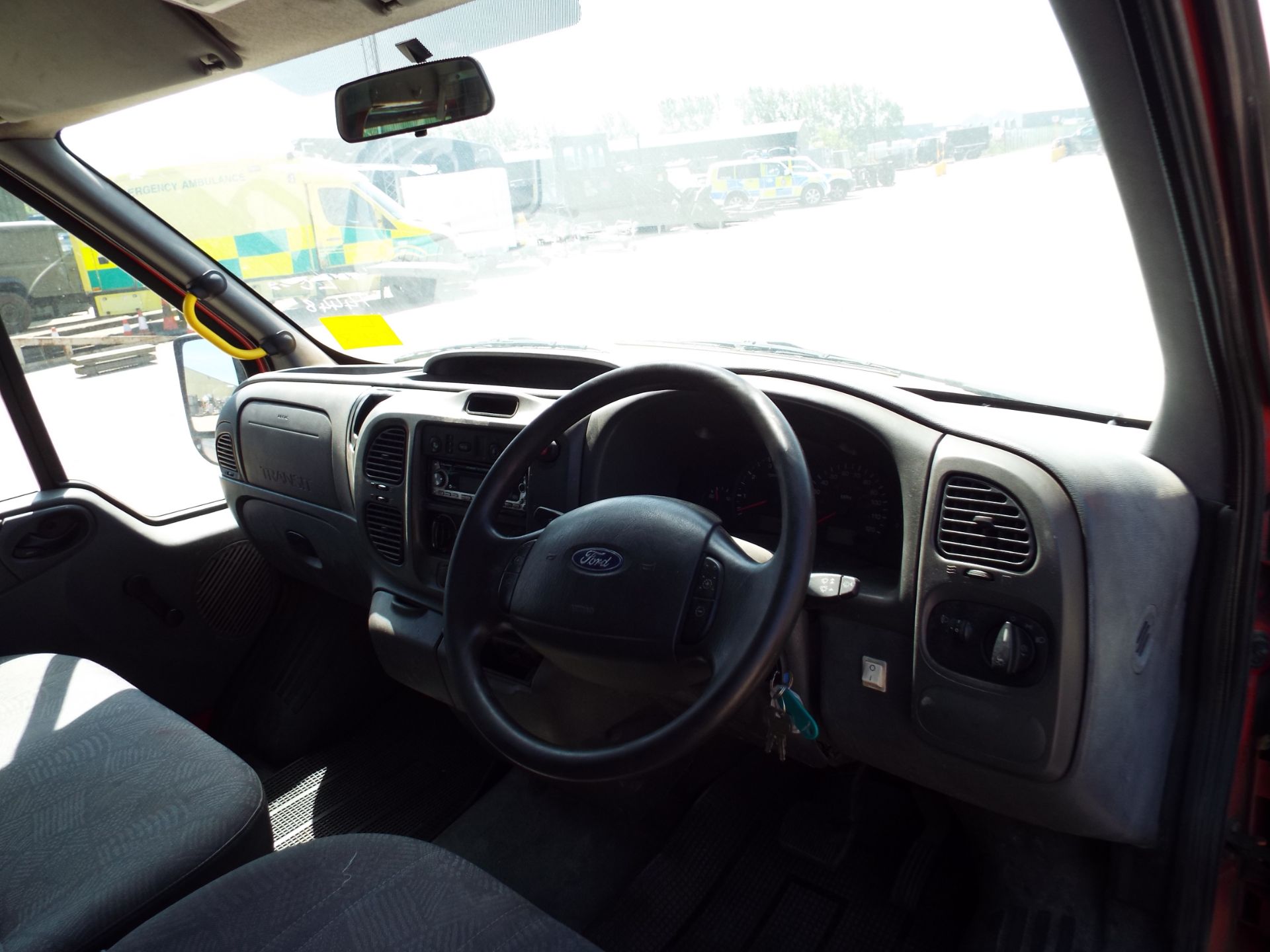 Ford Transit 9 Seat Minibus - Bild 11 aus 18