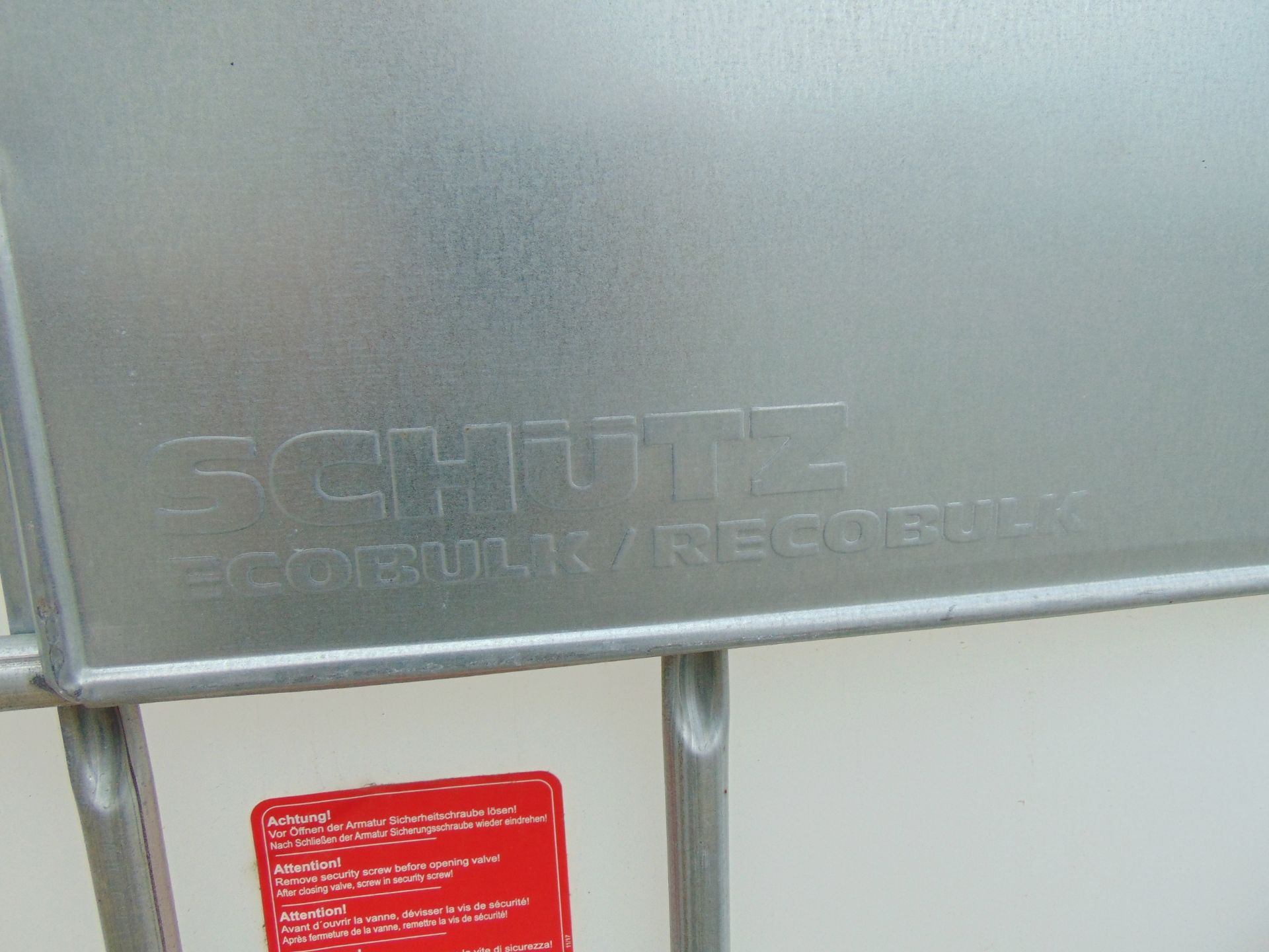 New Unused 1000 Litre Schutz IBC Container / Caged Water Tank - Image 7 of 7