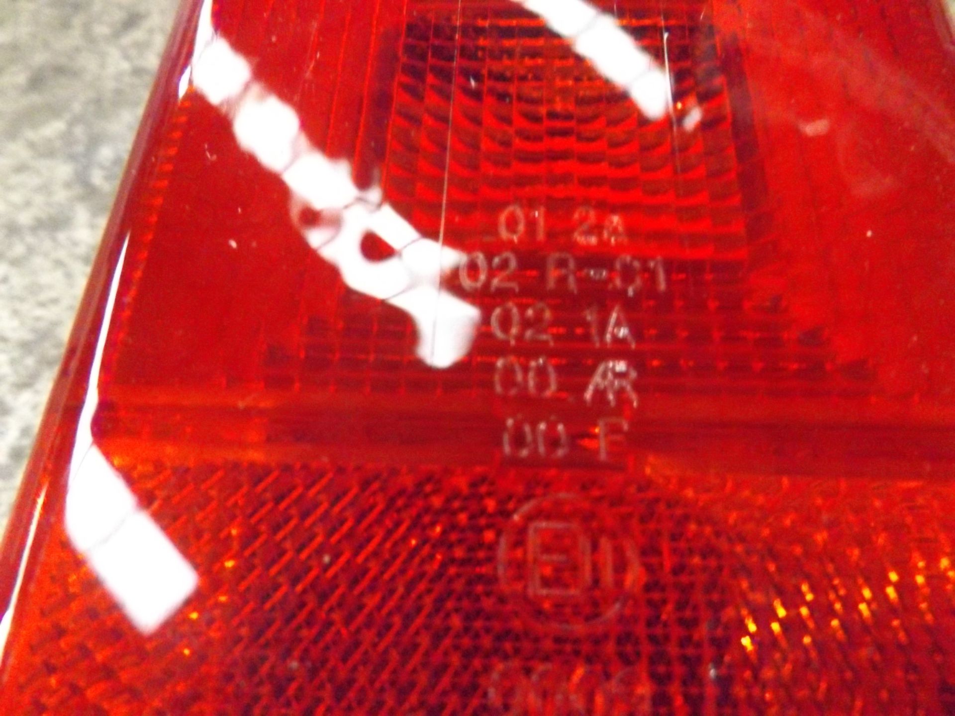 13 x DAF Rear Lamp Lenses P/No BBU3233 - Image 4 of 5