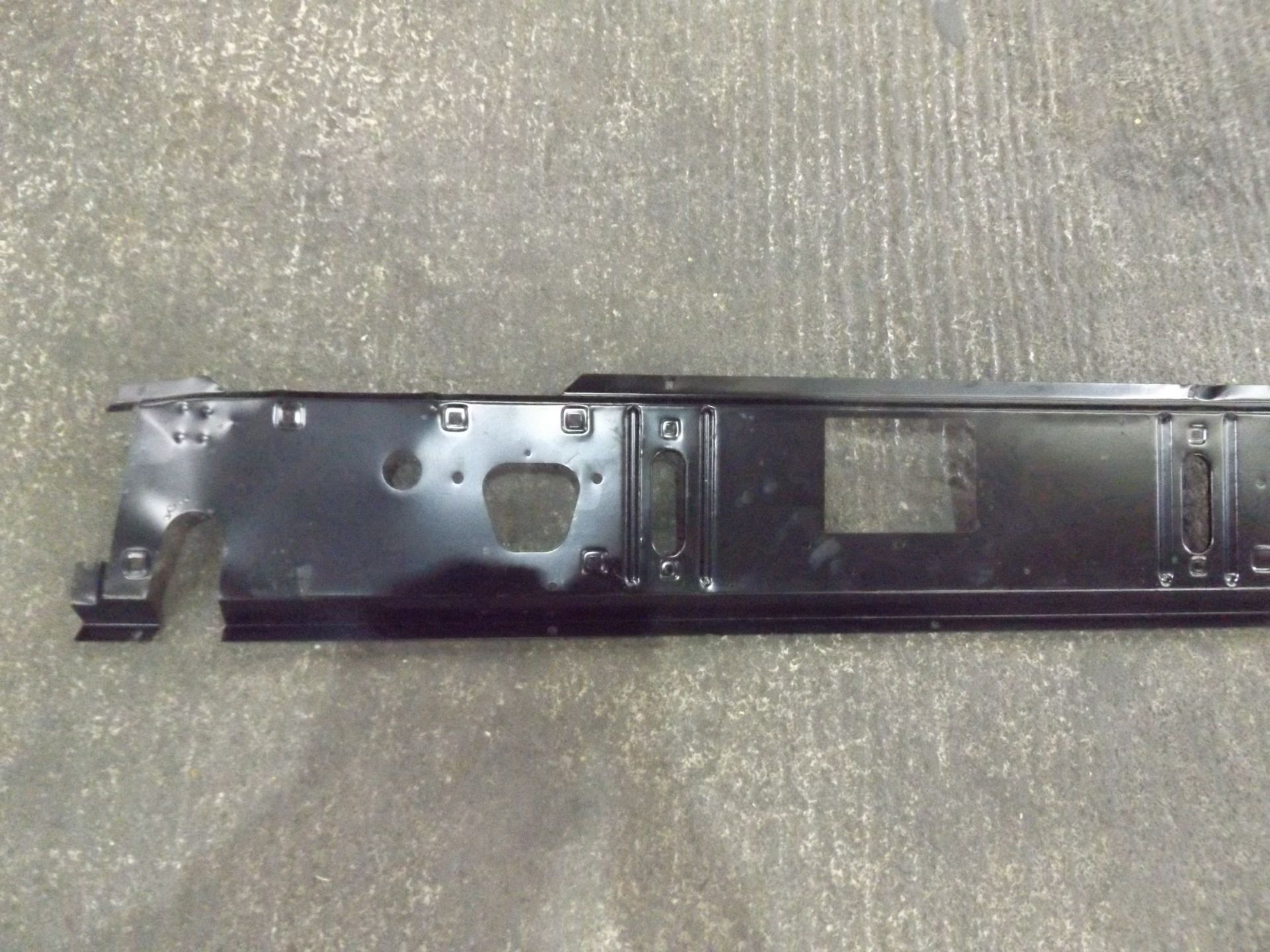 Land Rover Defender Front Plate - Image 3 of 5