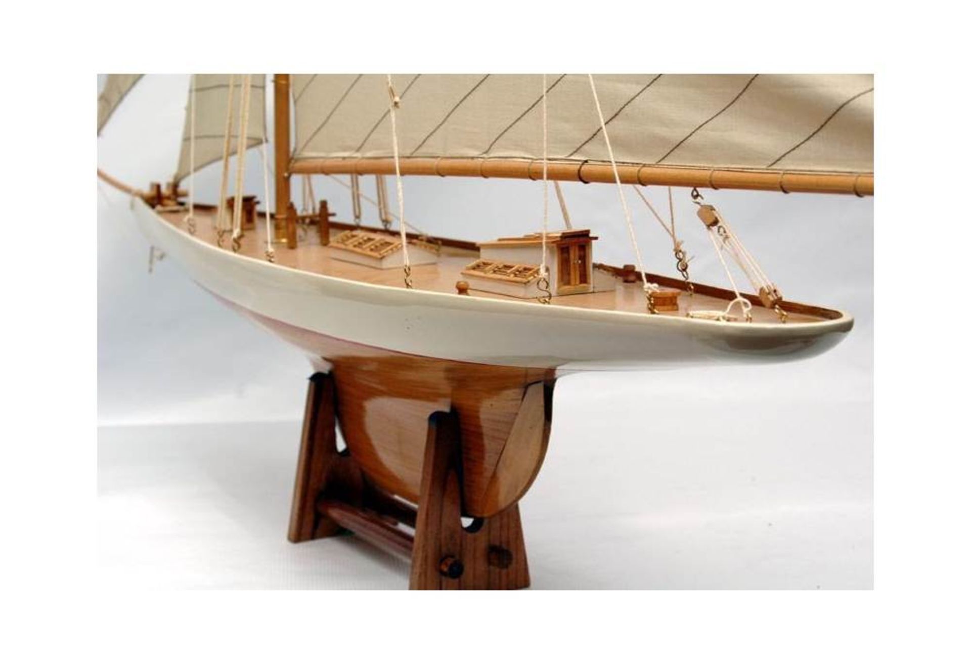 America's Cup Columbia 1901 Racing Yacht Detailed Scale Model - Image 2 of 7