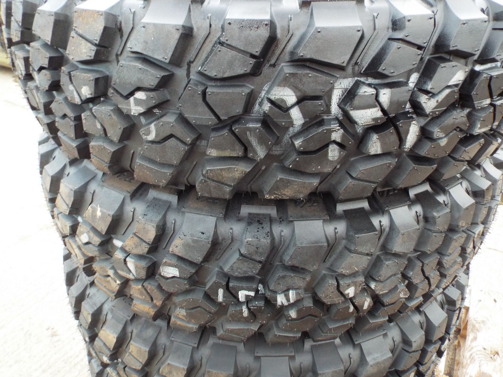 5 x BF Goodrich Mud Terrain TA LT 235/85 R16 Tyres - Image 6 of 7