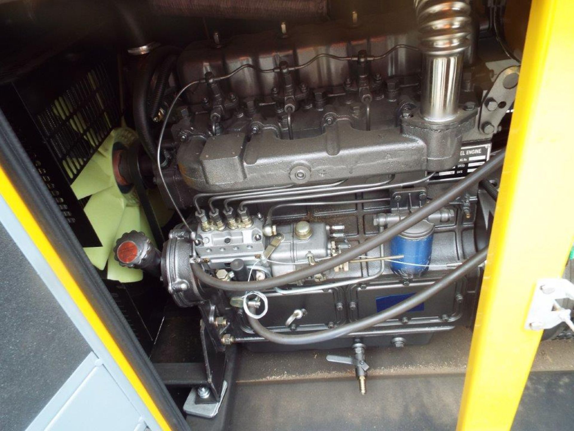 UNISSUED WITH TEST HOURS ONLY 70 KVA 3 Phase Silent Diesel Generator Set - Bild 10 aus 16