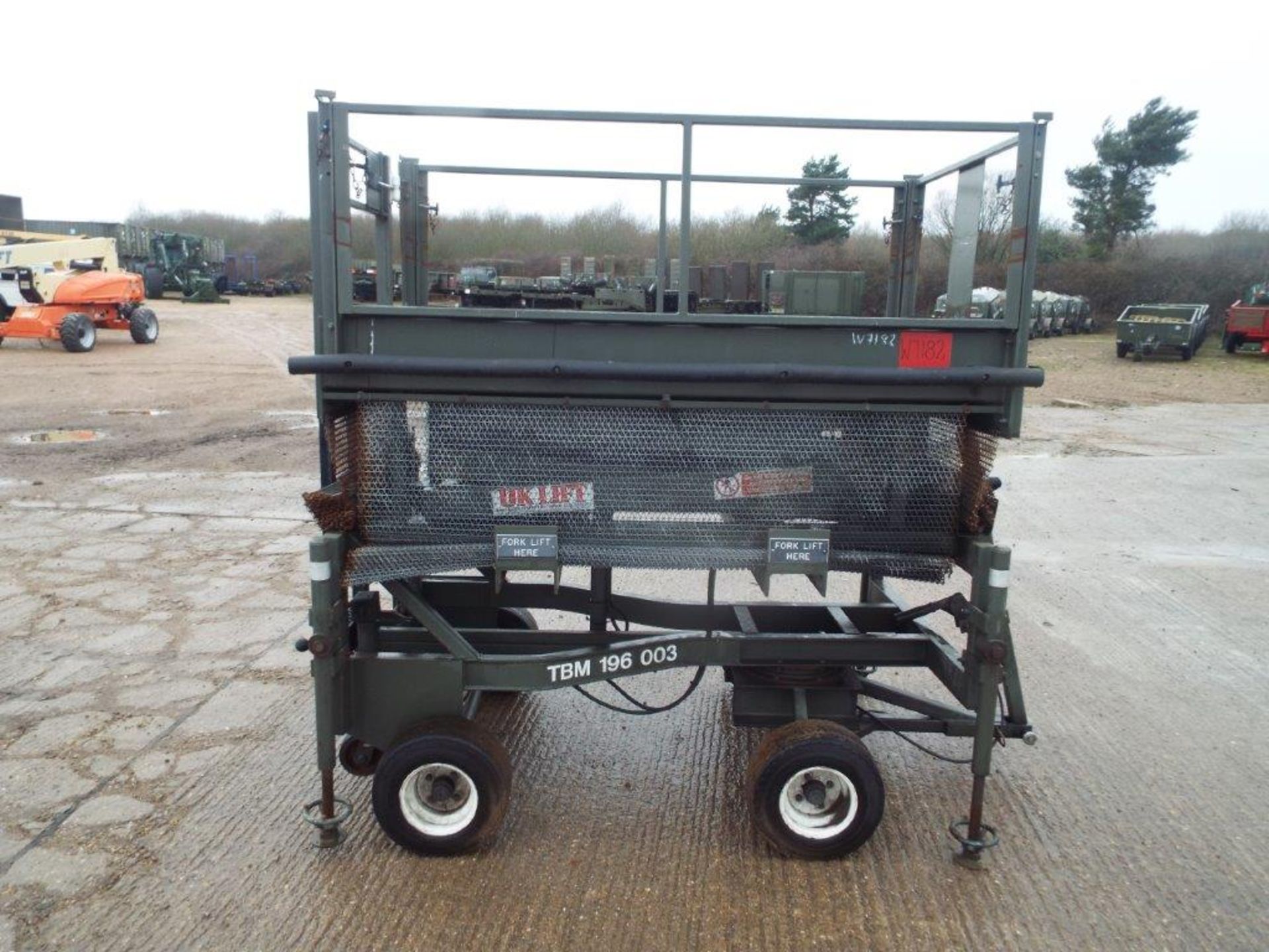 UK Lift 4m Mobile Hydraulic Work Platform - Bild 8 aus 14