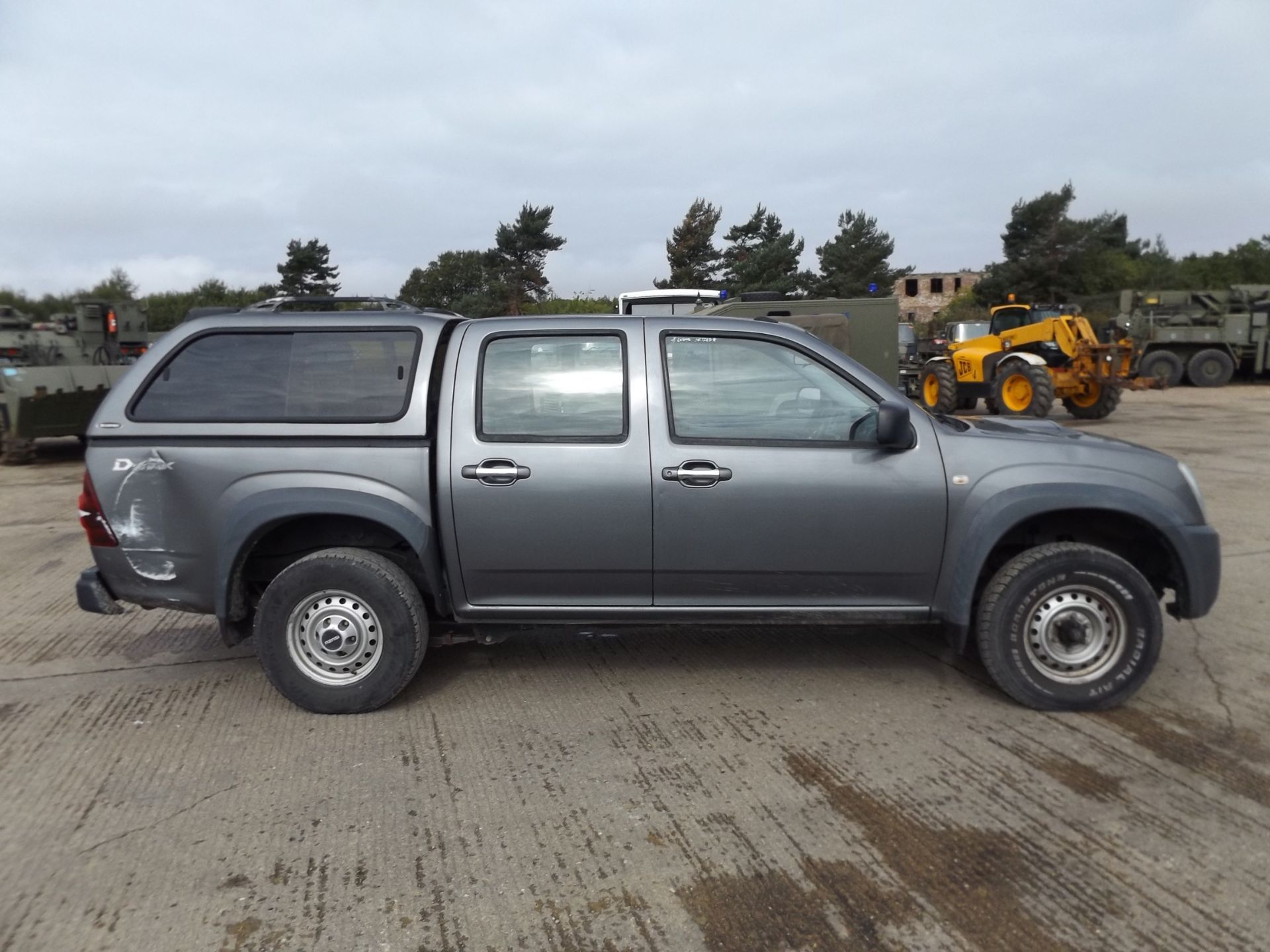 Isuzu D-Max Double Cab 2.5 Diesel 4 x 4 - Bild 5 aus 15