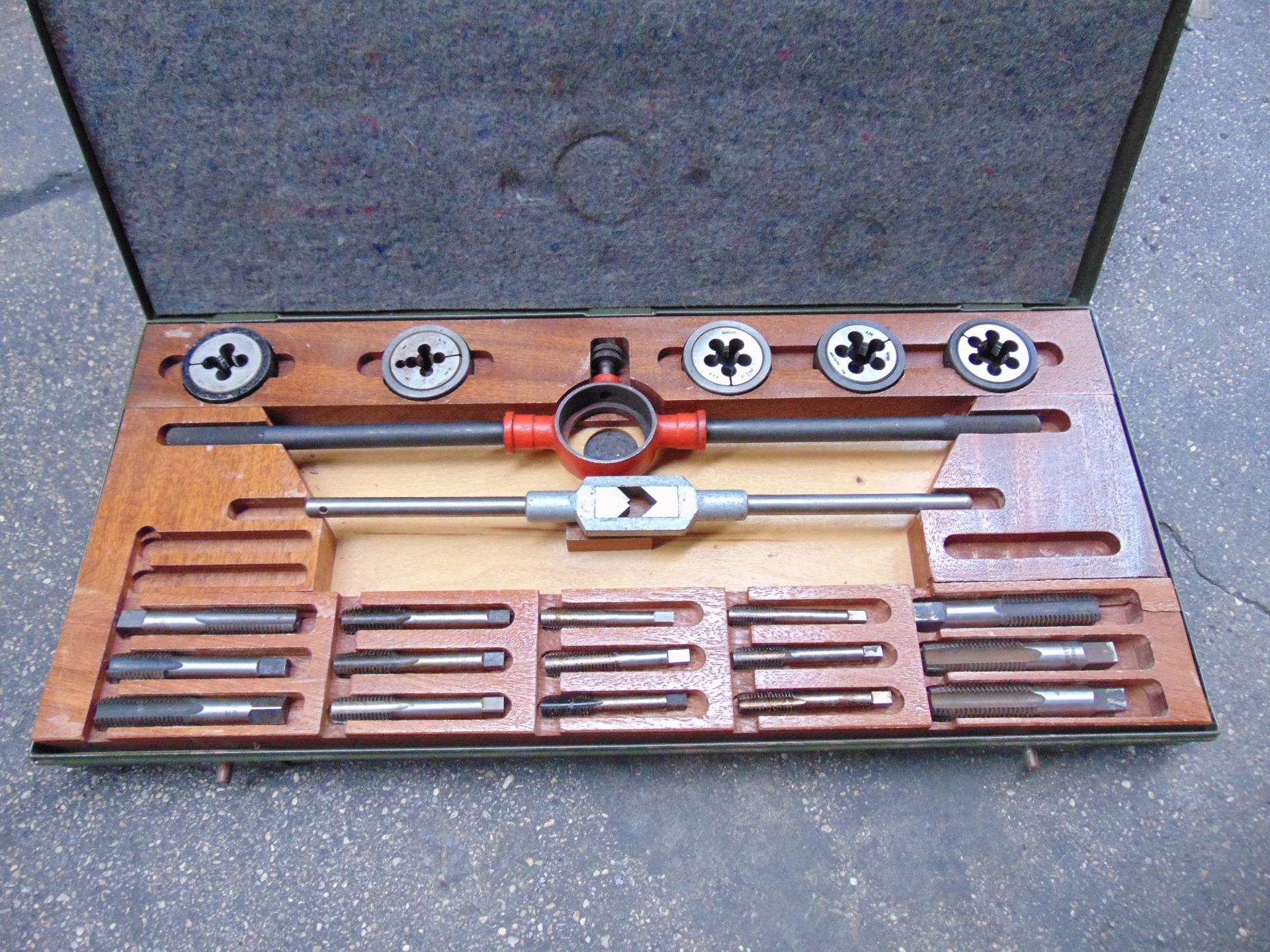 Tap and Die Rethreading Set - Image 7 of 8