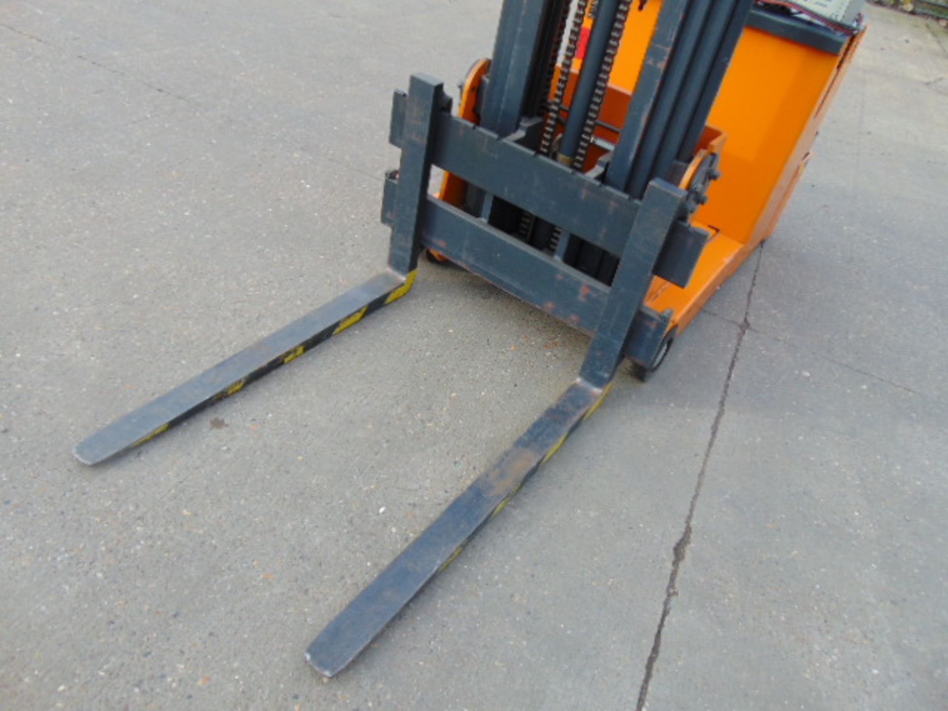 Still EGG10 Electric Pedestrian Pallet Stacker c/w Charger - Image 9 of 19