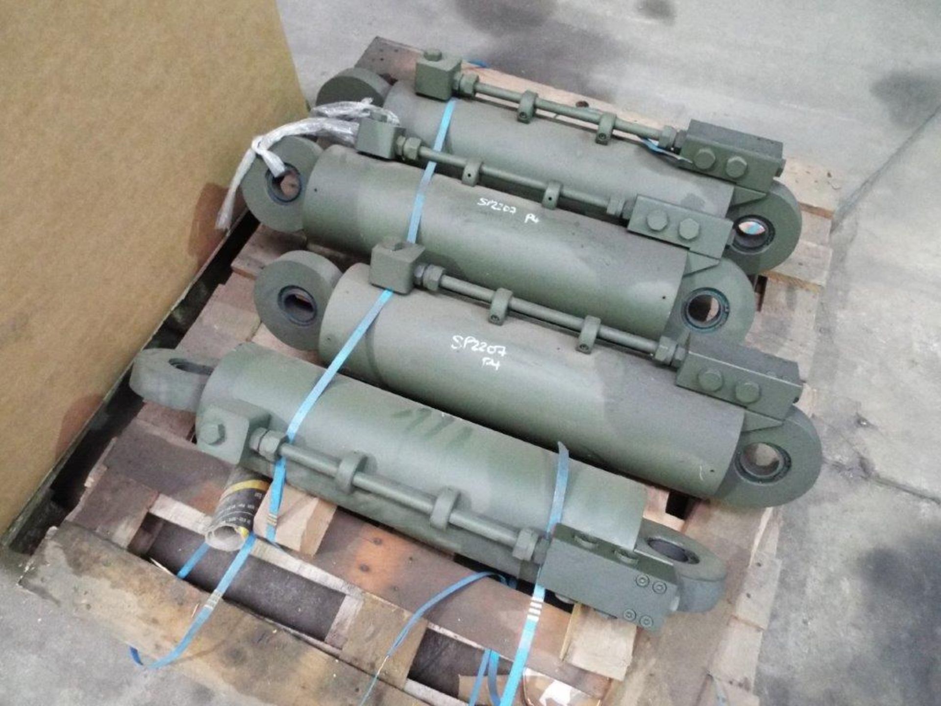 4 x Unissued Heavy Duty Hydraulic Rams