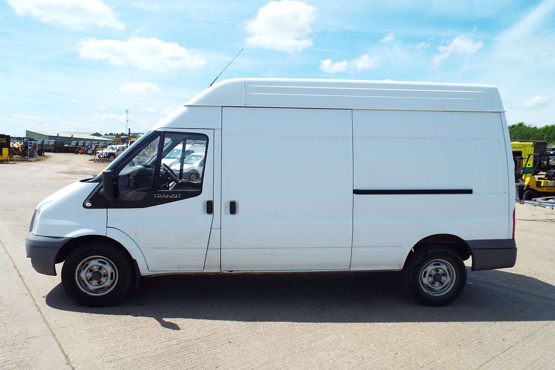 Ford Transit 115 T330 High Roof Panel Van - Image 4 of 18