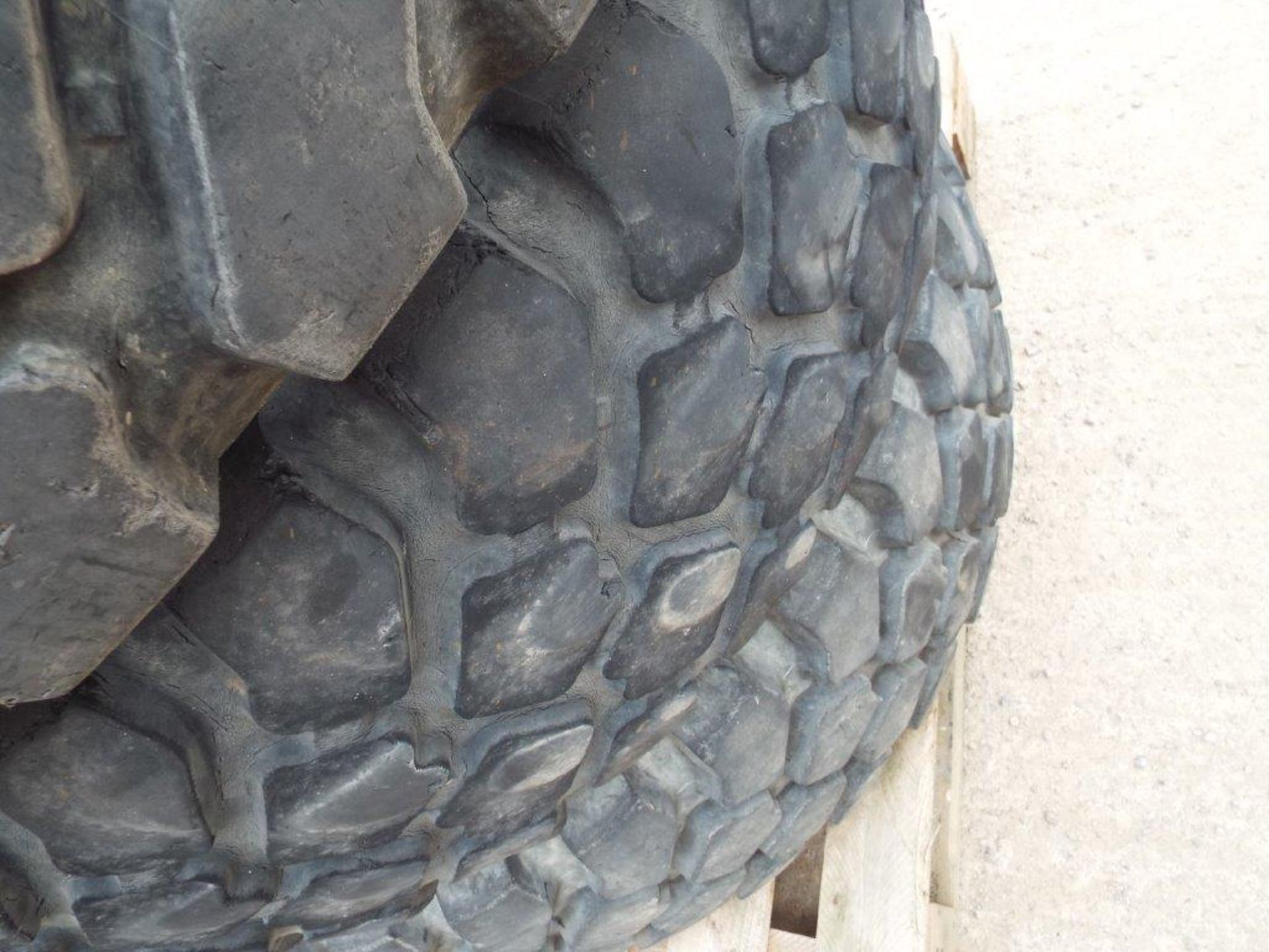 4 x Michelin XZL 395/85 R20 Tyres with 10 Stud Rims - Image 7 of 9